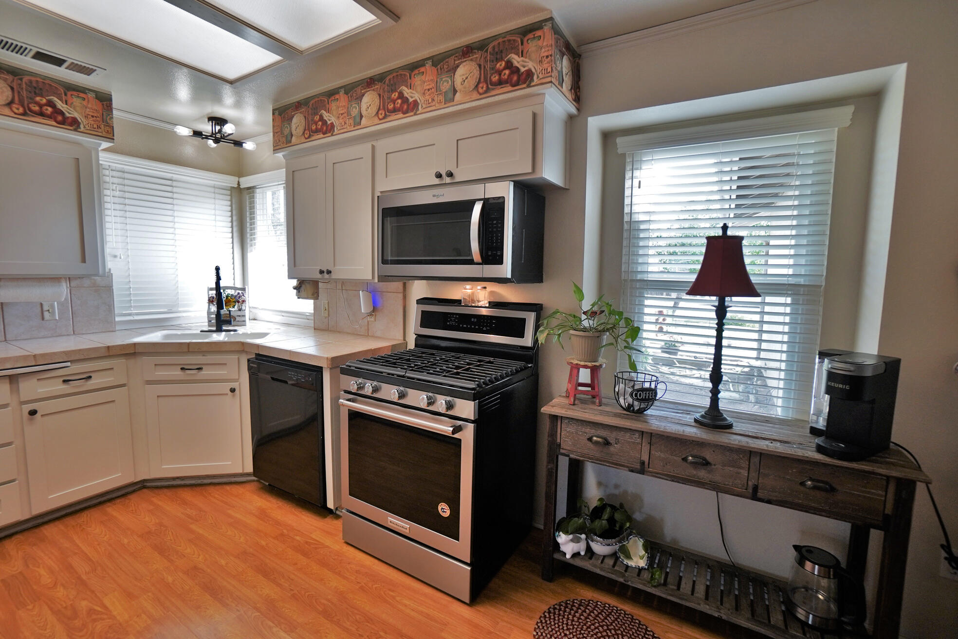 335 Kenwood Dr, Lemoore, CA 93245