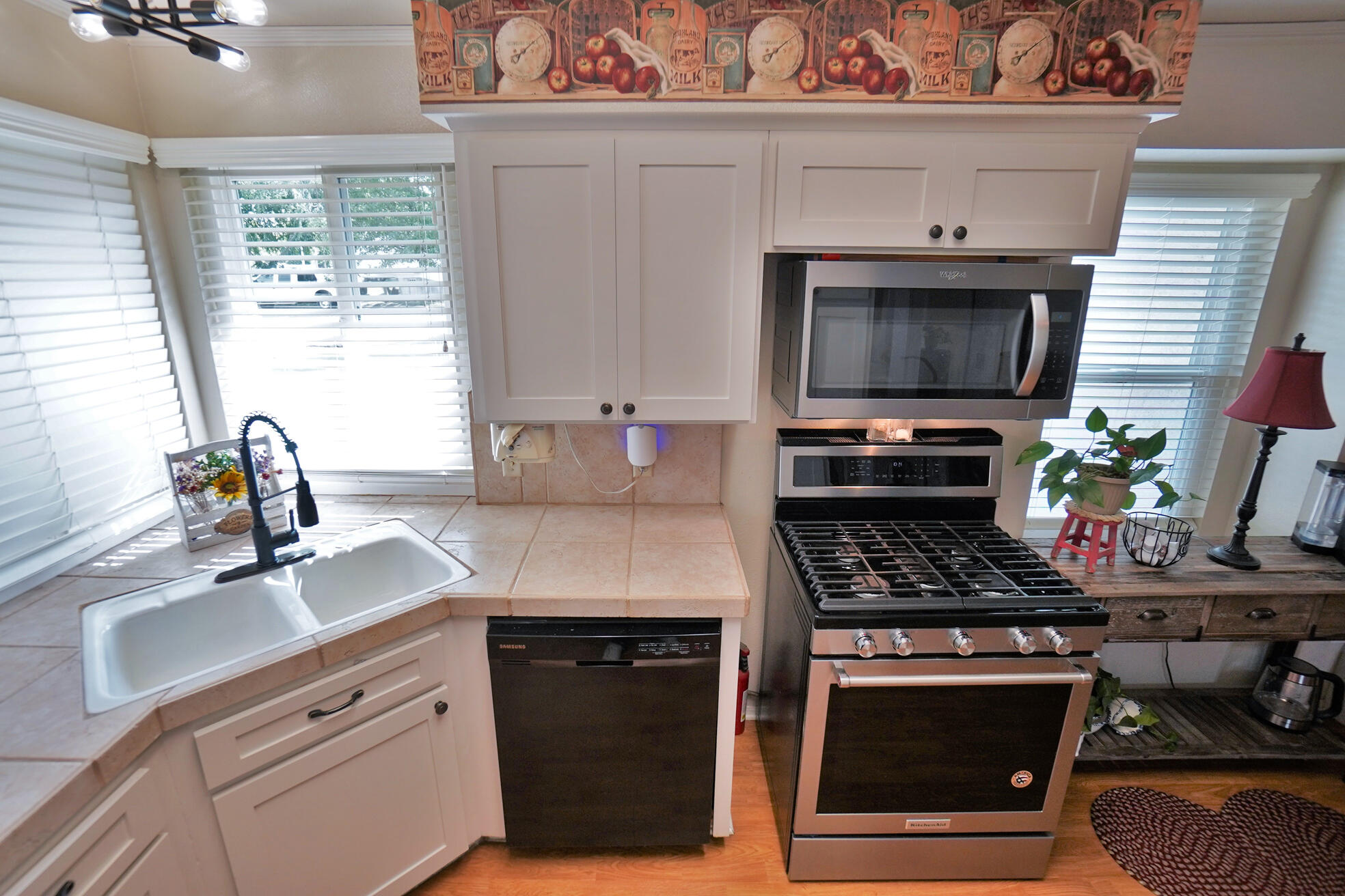 335 Kenwood Dr, Lemoore, CA 93245