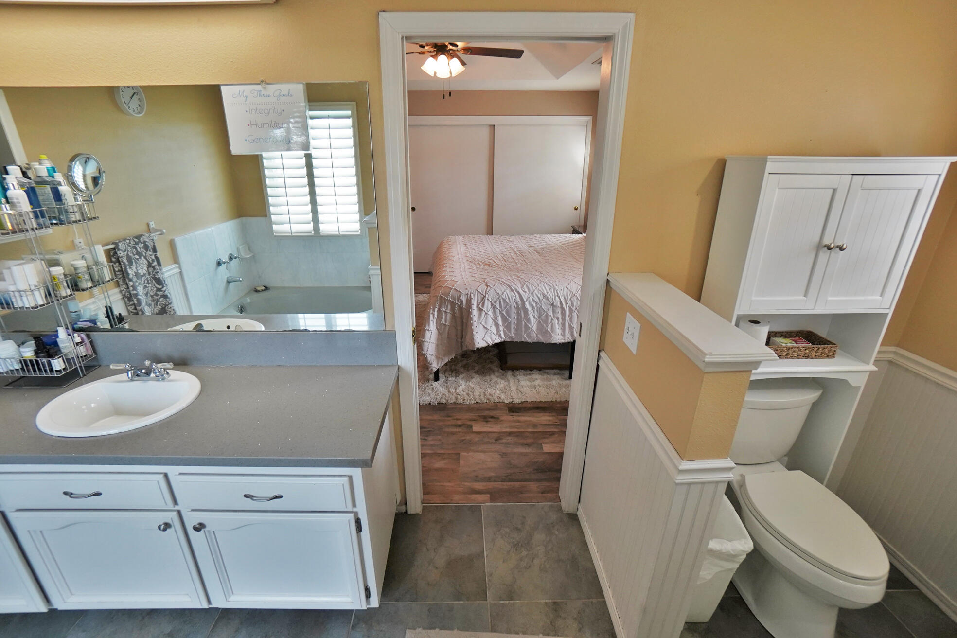 335 Kenwood Dr, Lemoore, CA 93245