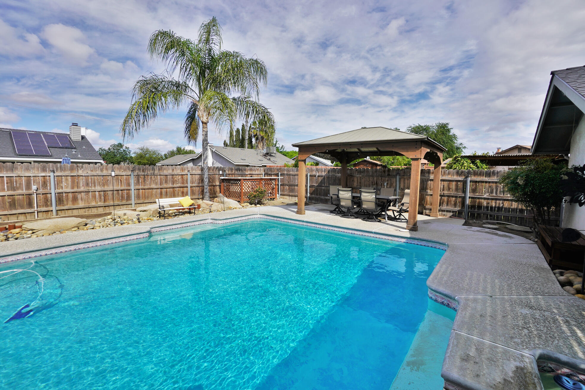 335 Kenwood Dr, Lemoore, CA 93245