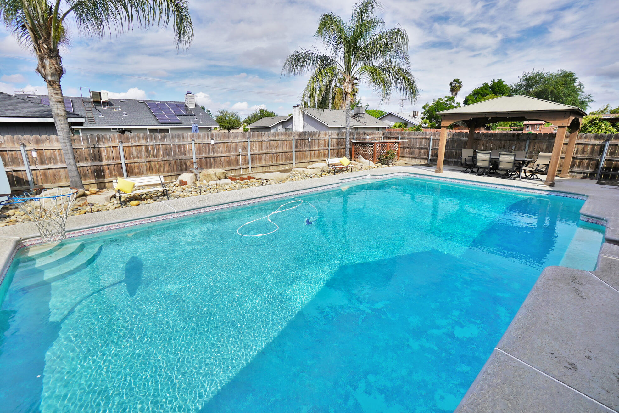 335 Kenwood Dr, Lemoore, CA 93245