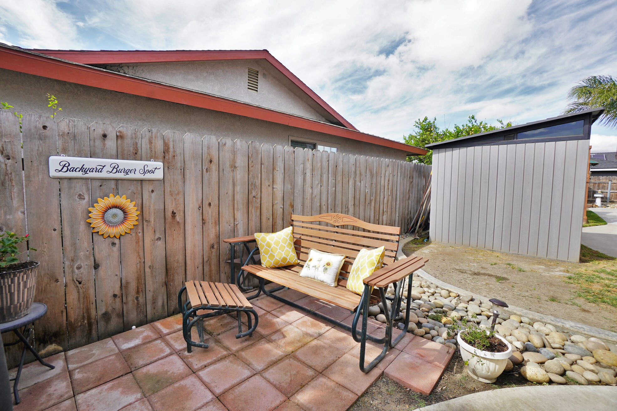 335 Kenwood Dr, Lemoore, CA 93245