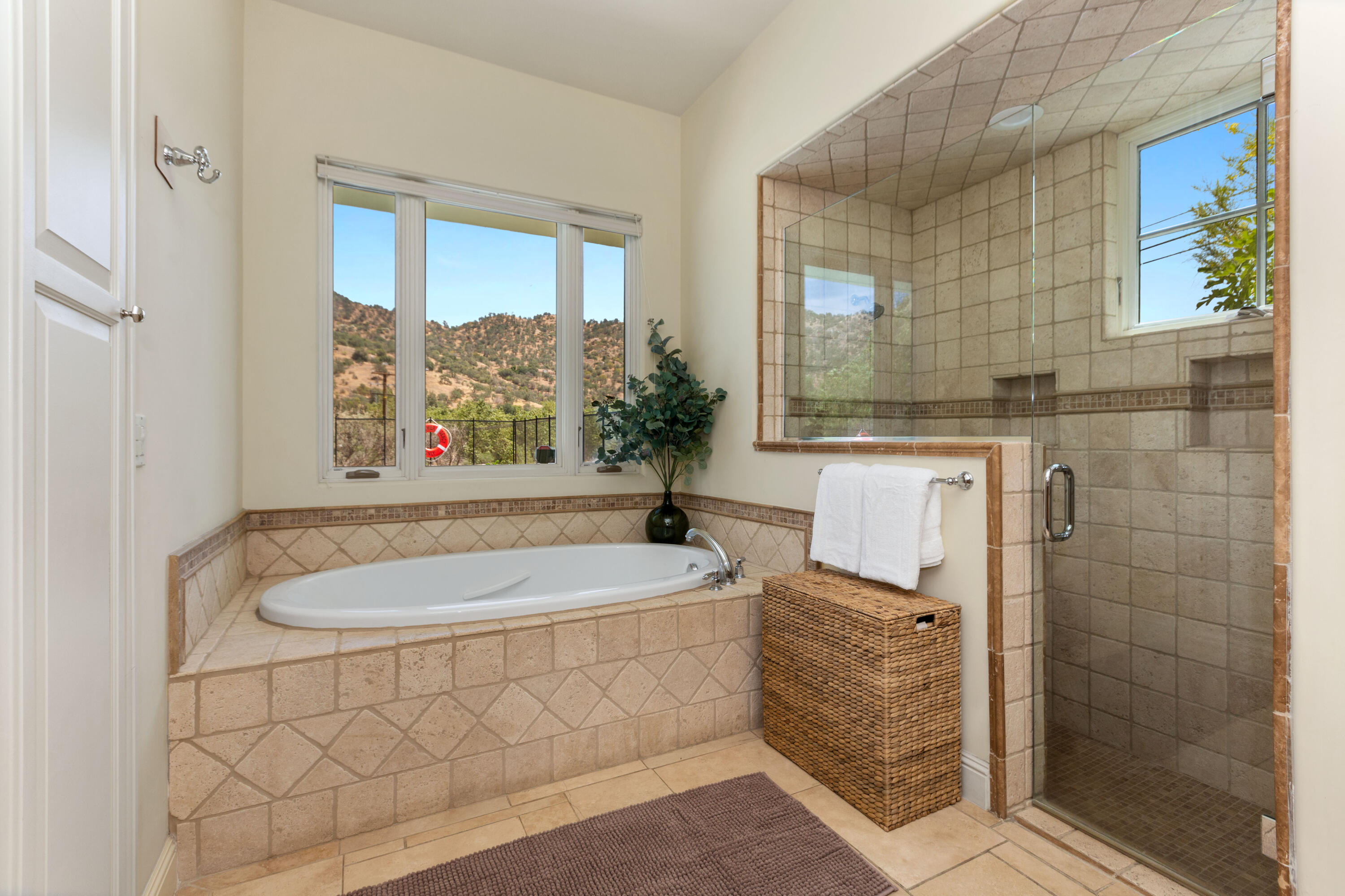 42000 N Fork Dr, Three Rivers, CA 93271