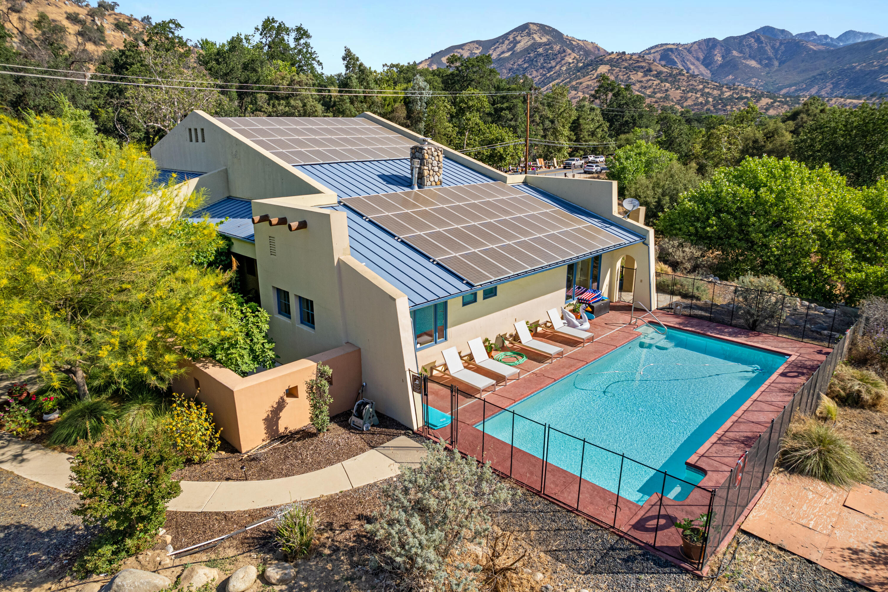 42000 N Fork Dr, Three Rivers, CA 93271