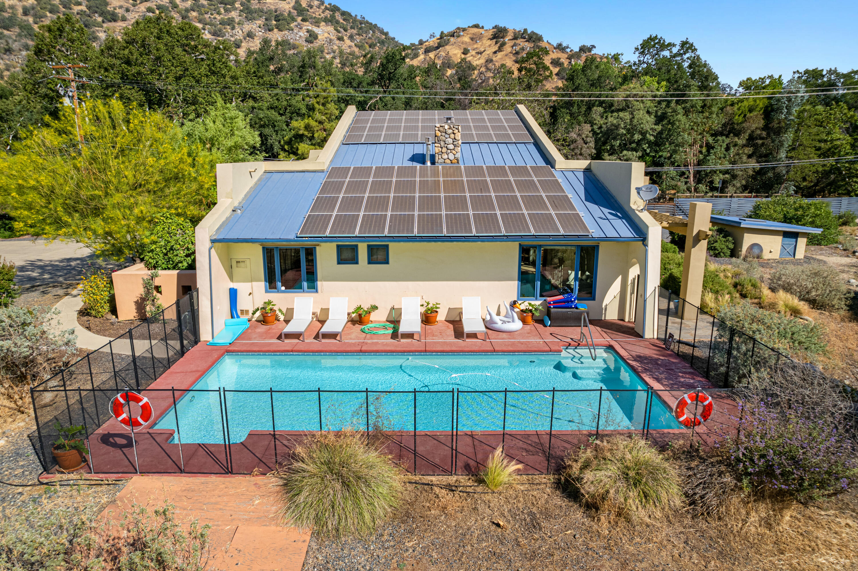 42000 N Fork Dr, Three Rivers, CA 93271