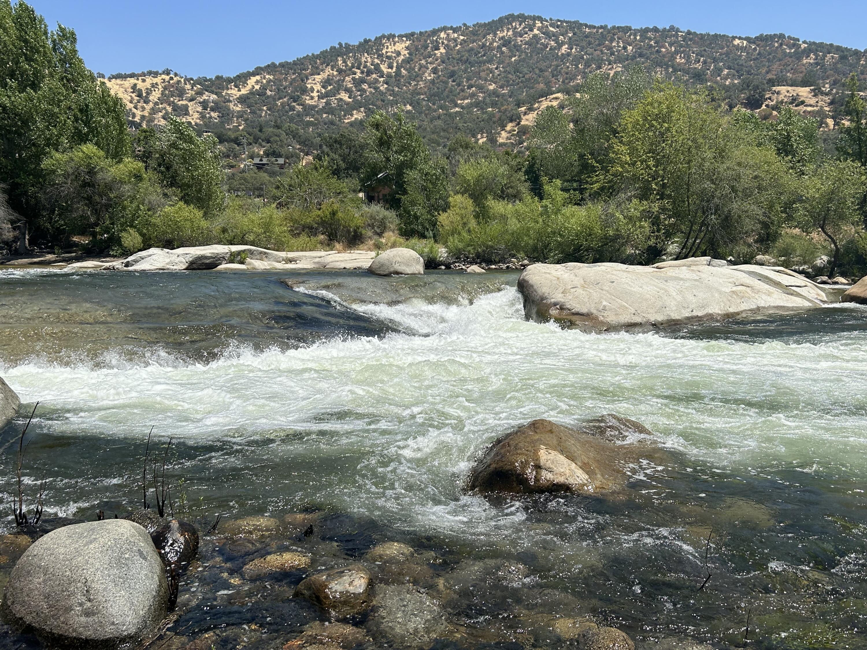 42000 N Fork Dr, Three Rivers, CA 93271