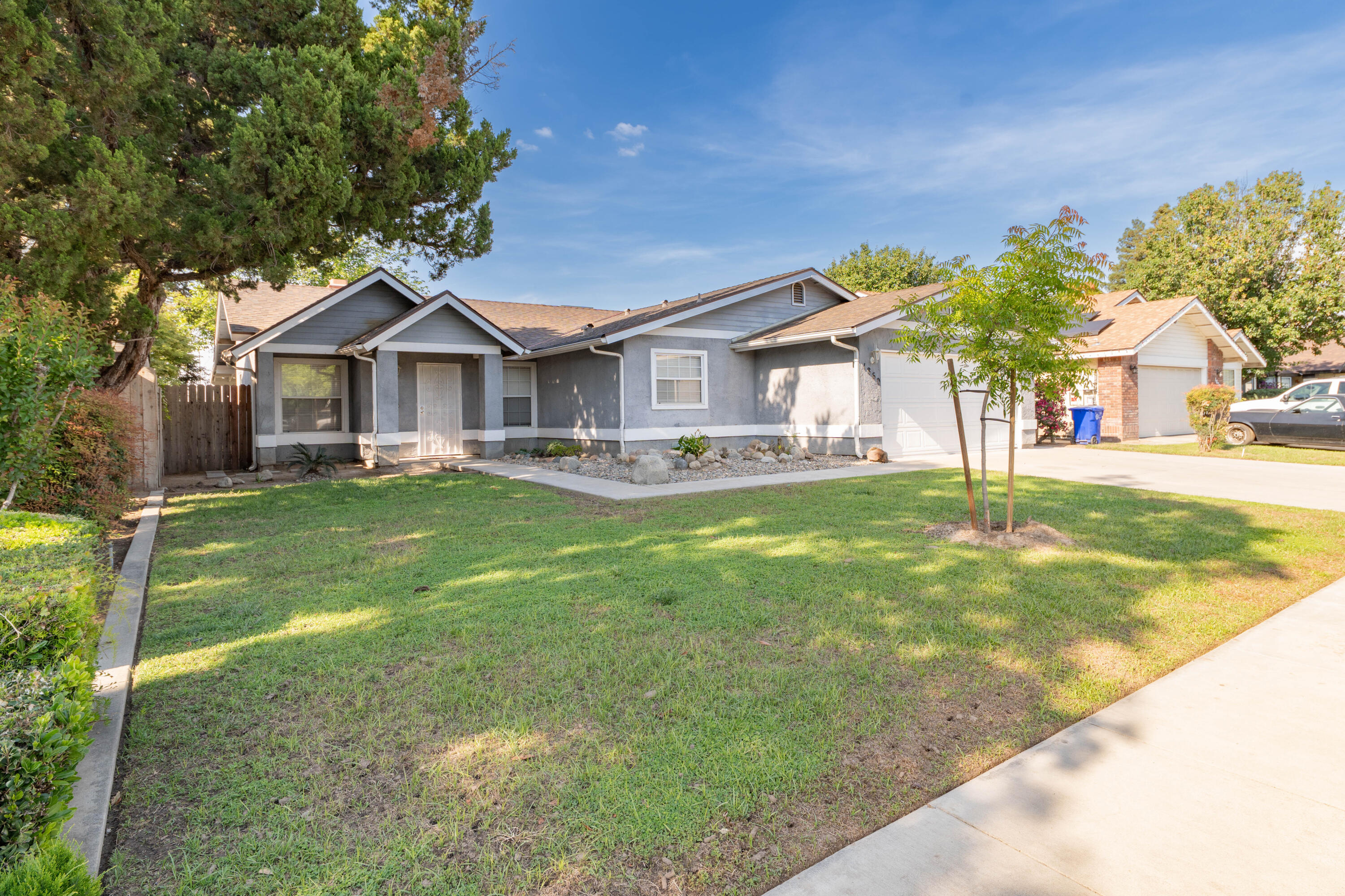 1860 W Fairhaven Ave, Porterville, CA 93257