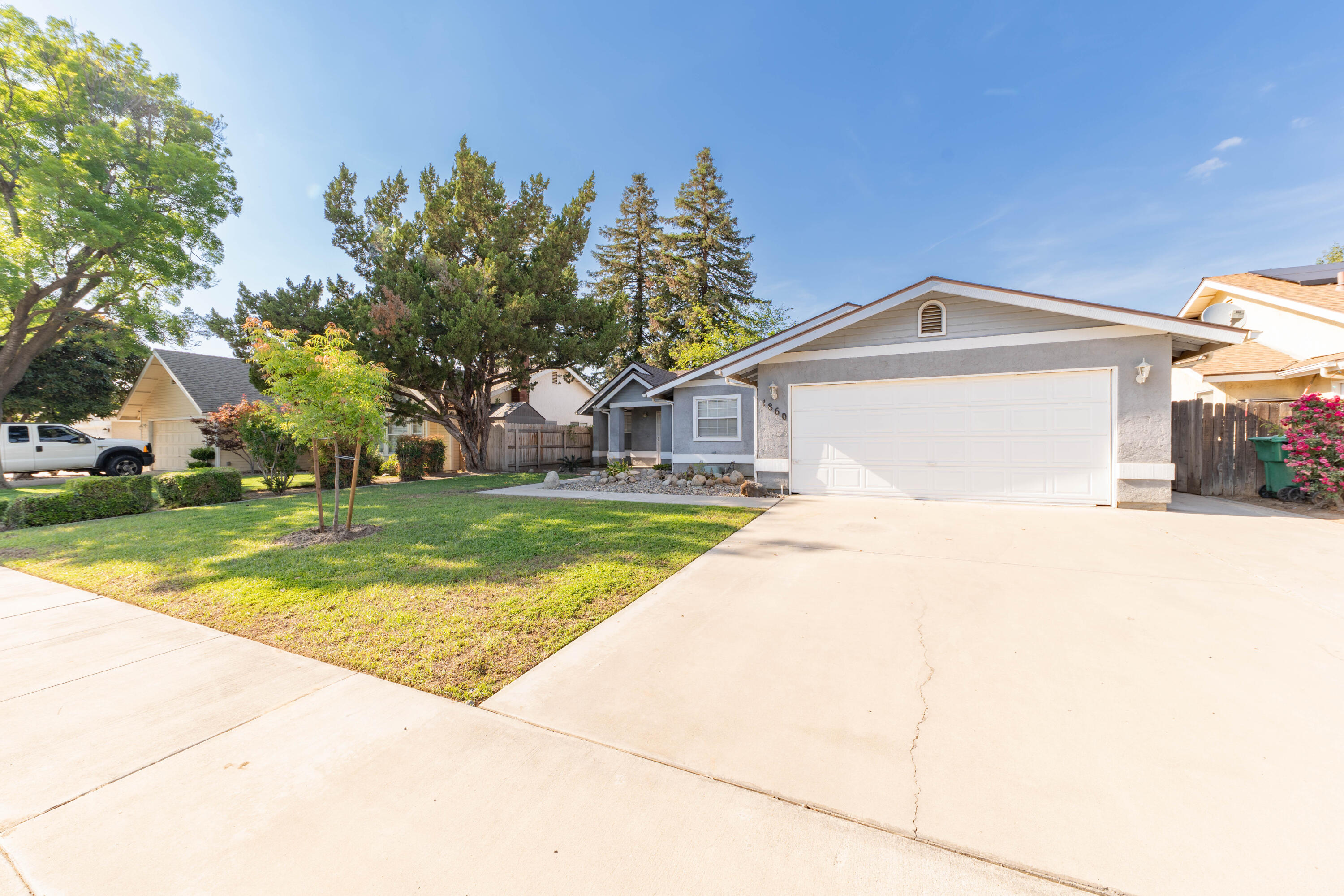 1860 W Fairhaven Ave, Porterville, CA 93257