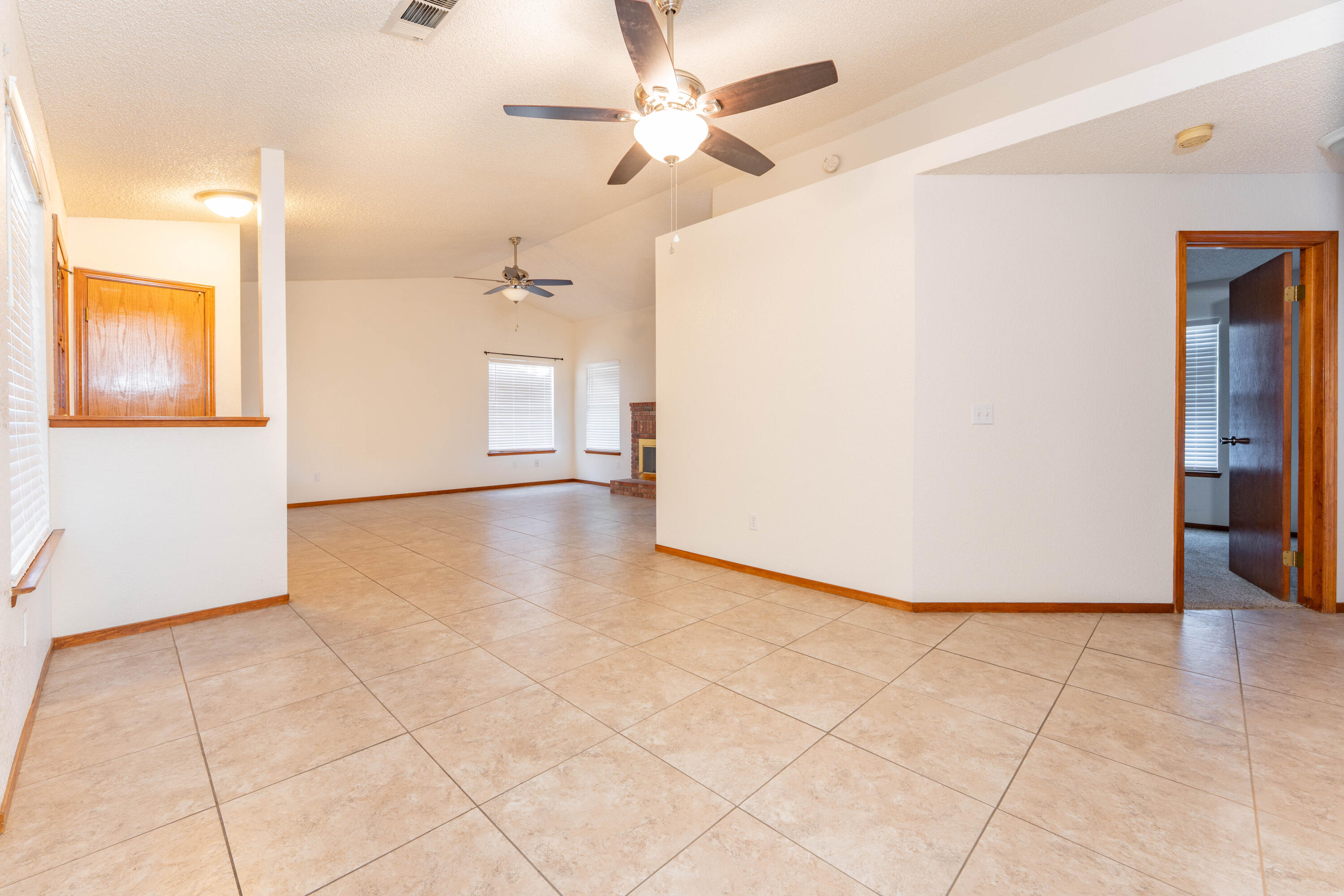 1860 W Fairhaven Ave, Porterville, CA 93257