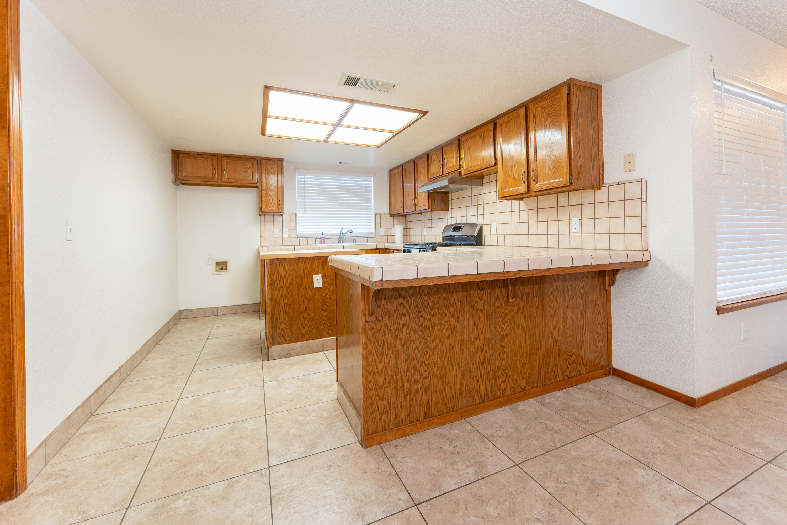 1860 W Fairhaven Ave, Porterville, CA 93257