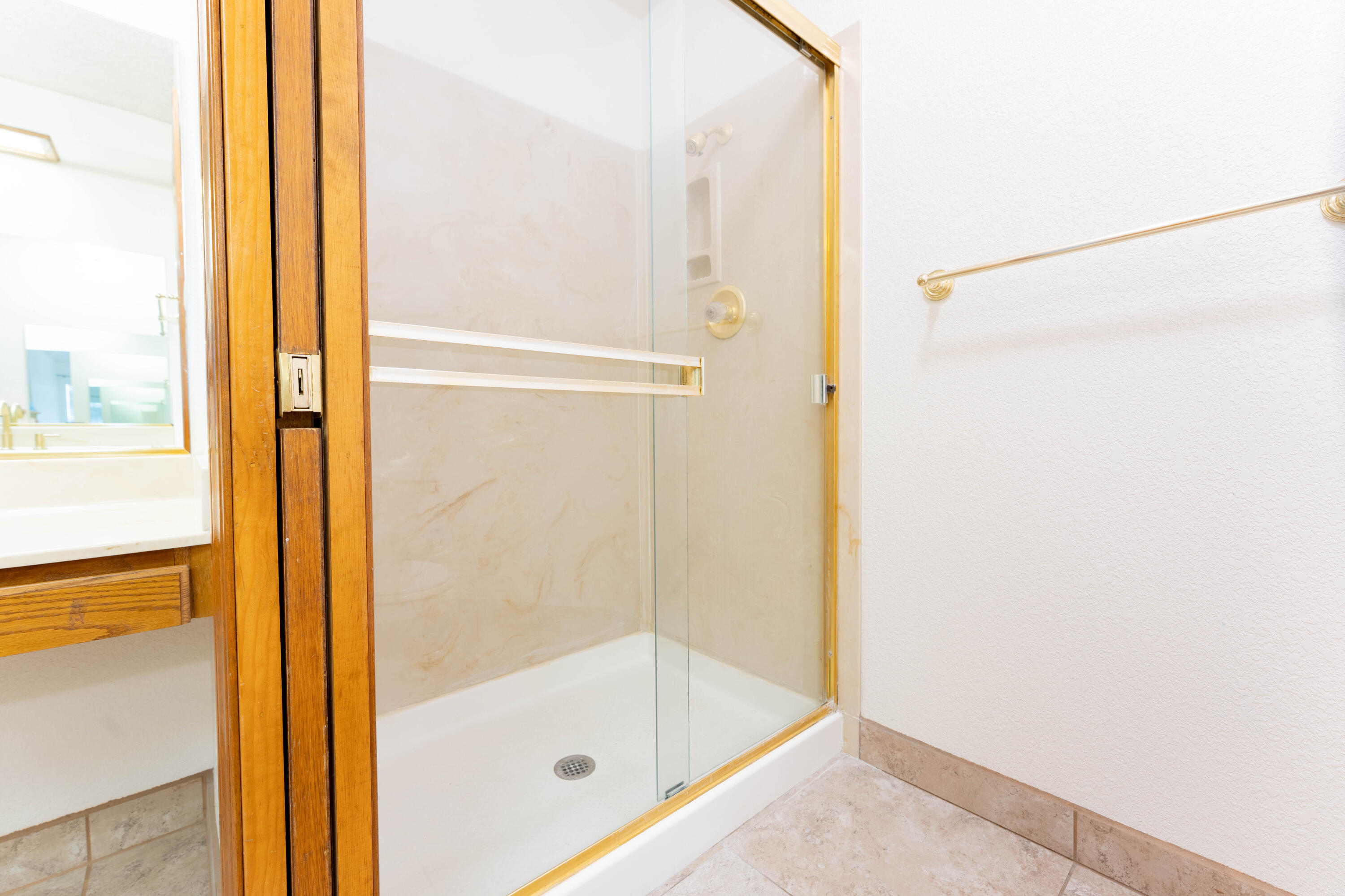 1860 W Fairhaven Ave, Porterville, CA 93257