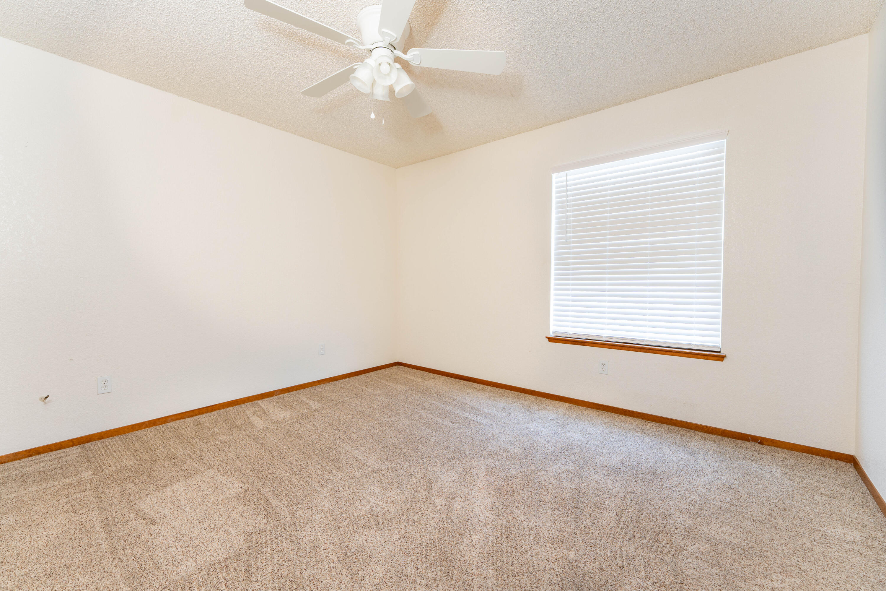 1860 W Fairhaven Ave, Porterville, CA 93257