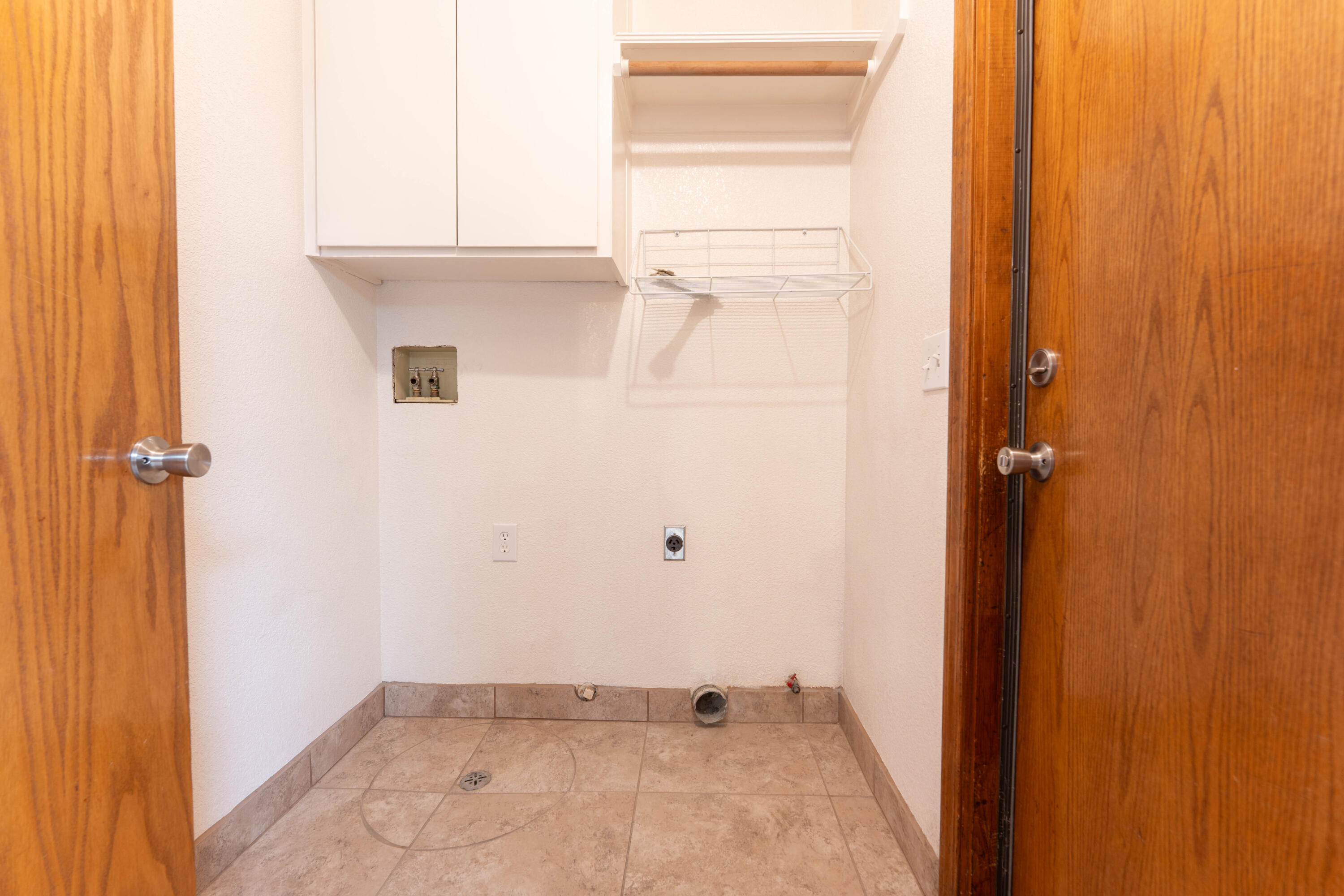 1860 W Fairhaven Ave, Porterville, CA 93257