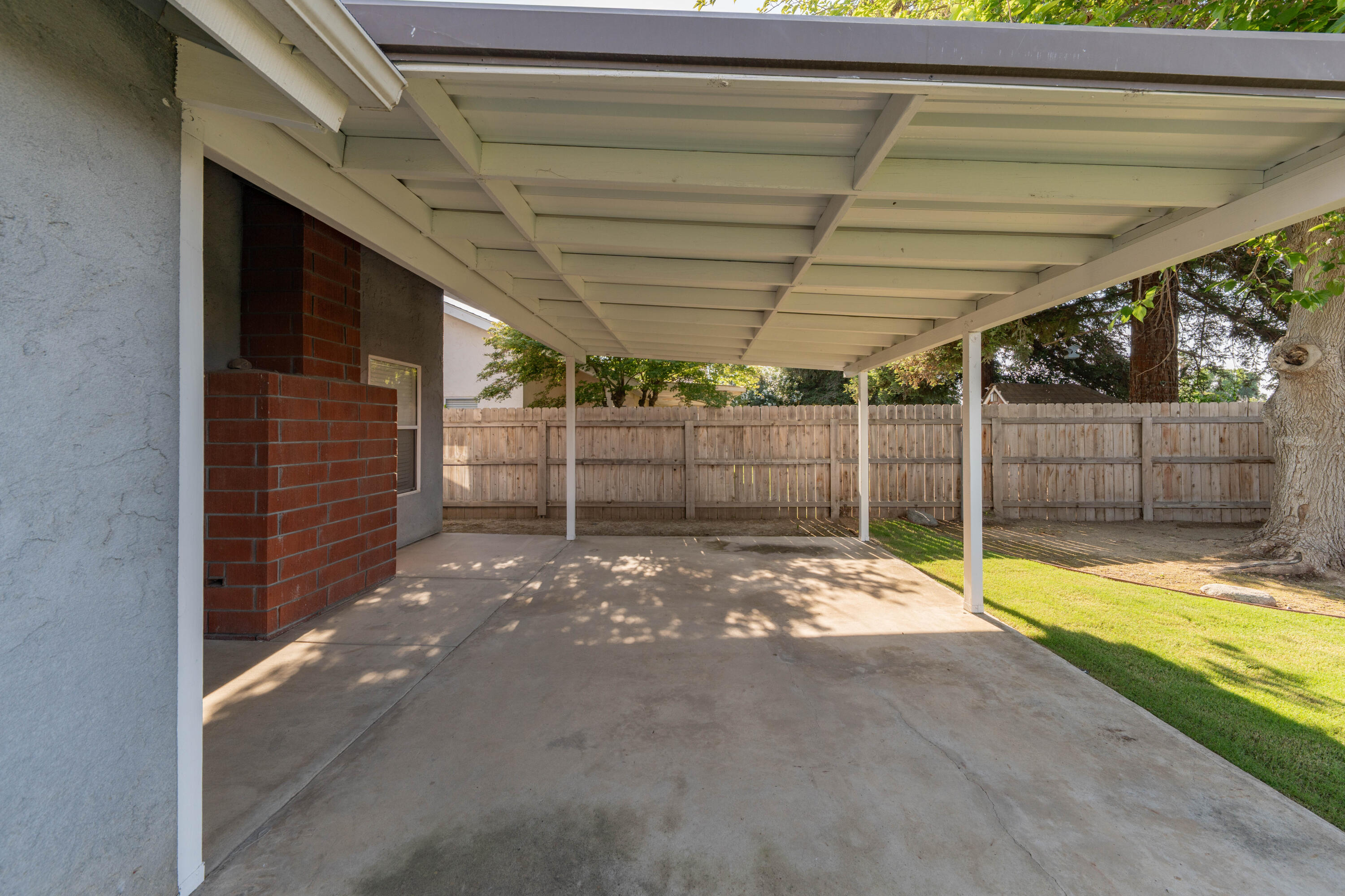 1860 W Fairhaven Ave, Porterville, CA 93257