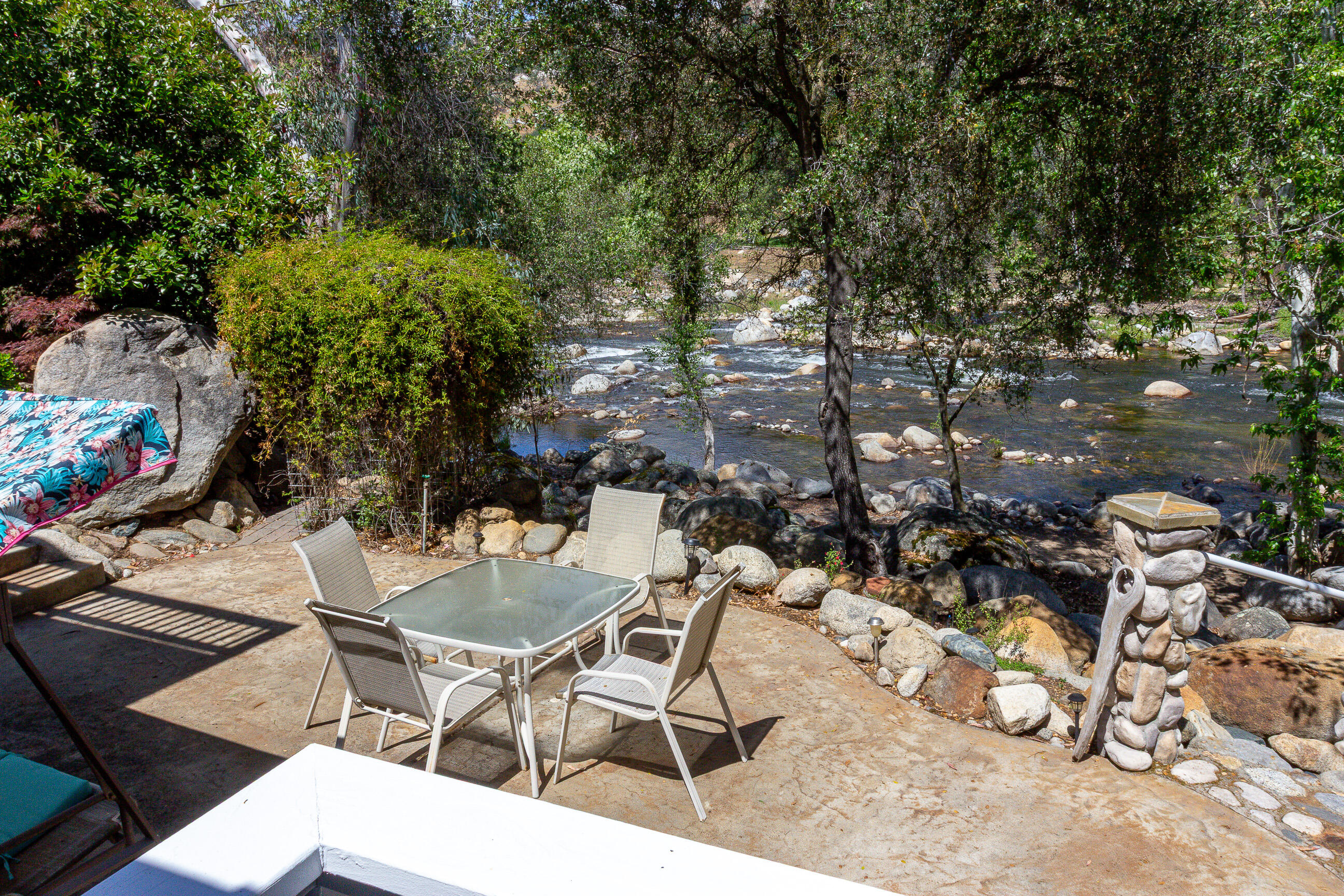 42695 42695 Sierra Drive, Three Rivers, CA 93271