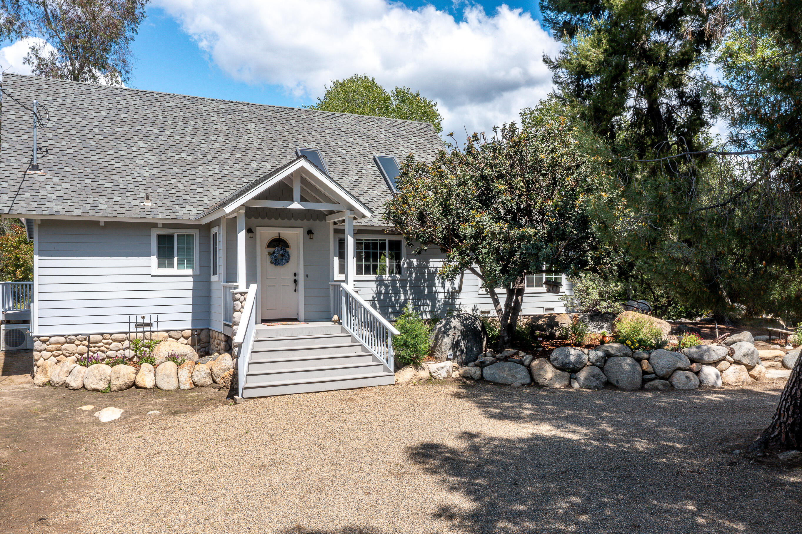 42695 42695 Sierra Drive, Three Rivers, CA 93271