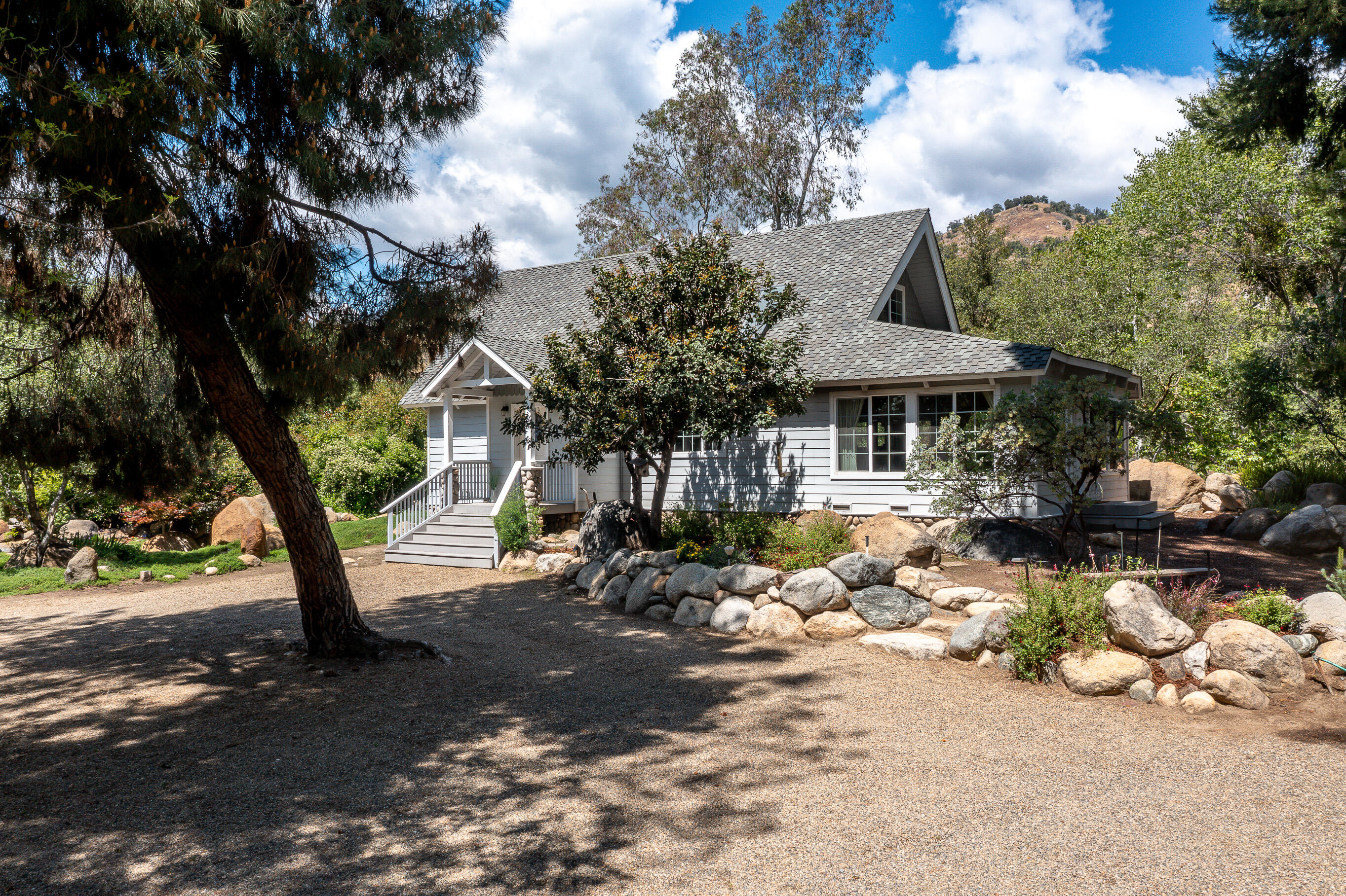 42695 42695 Sierra Drive, Three Rivers, CA 93271