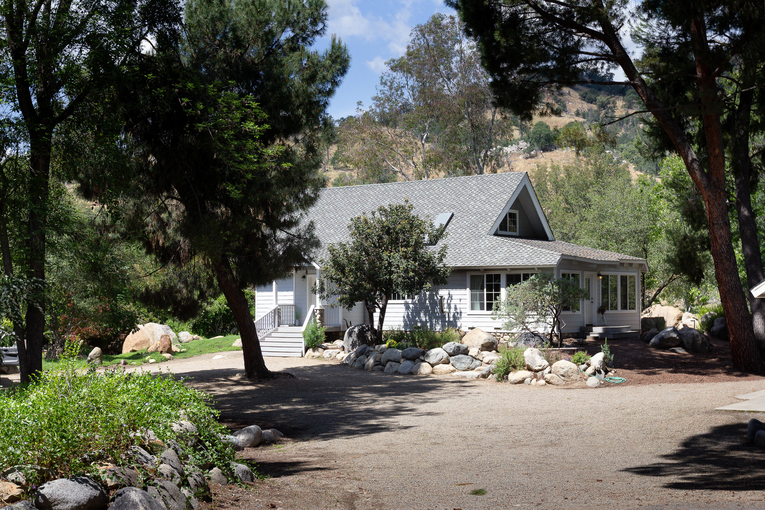 42695 42695 Sierra Drive, Three Rivers, CA 93271