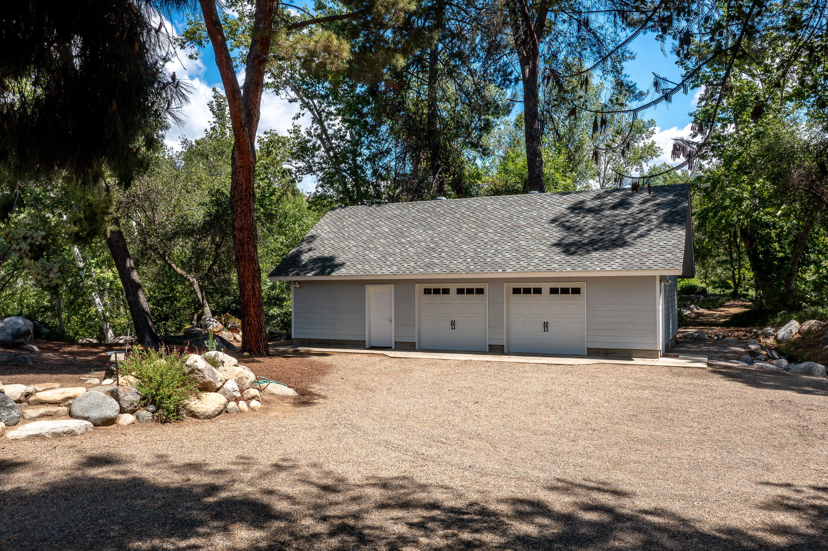 42695 42695 Sierra Drive, Three Rivers, CA 93271