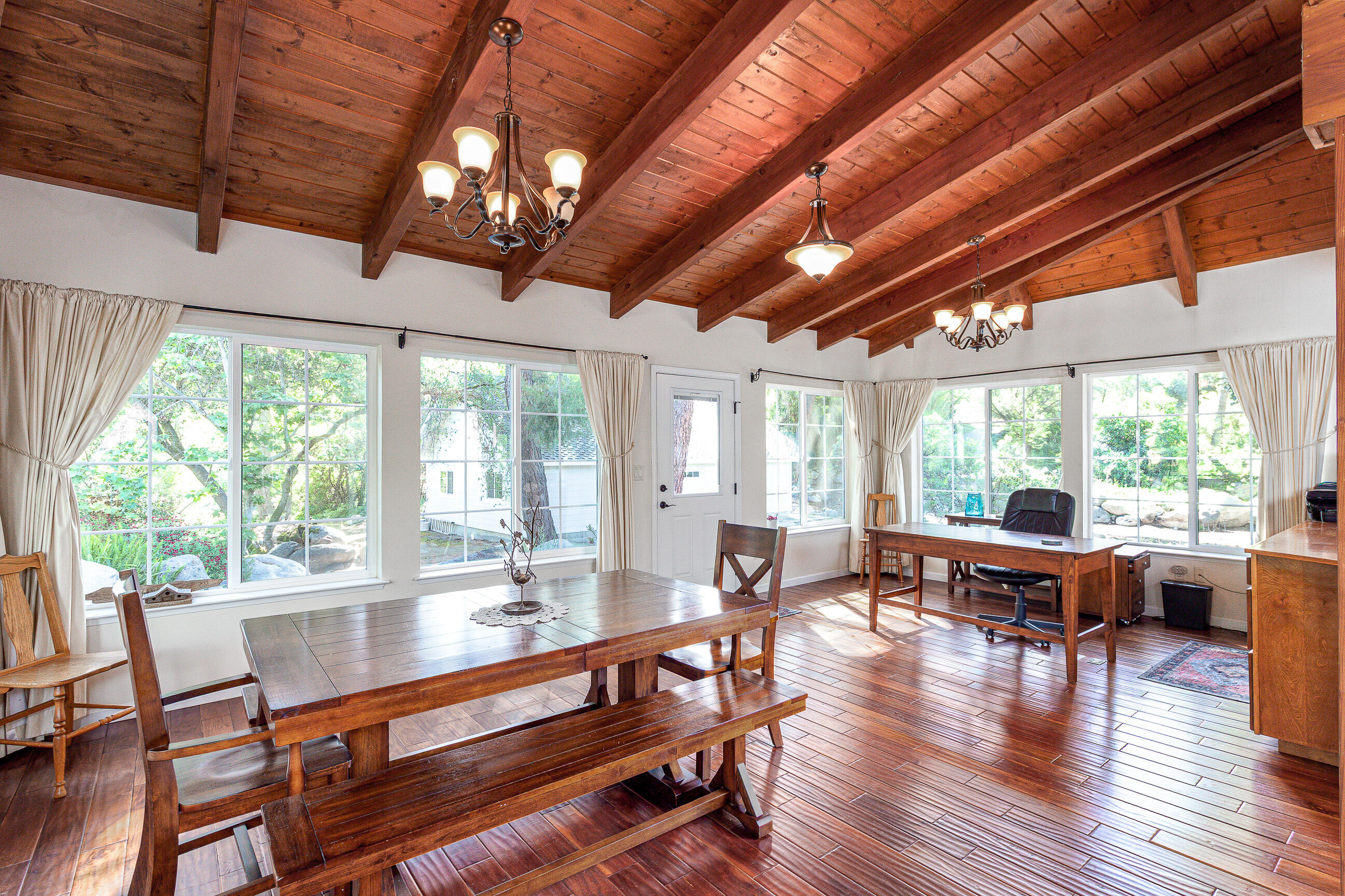 42695 42695 Sierra Drive, Three Rivers, CA 93271