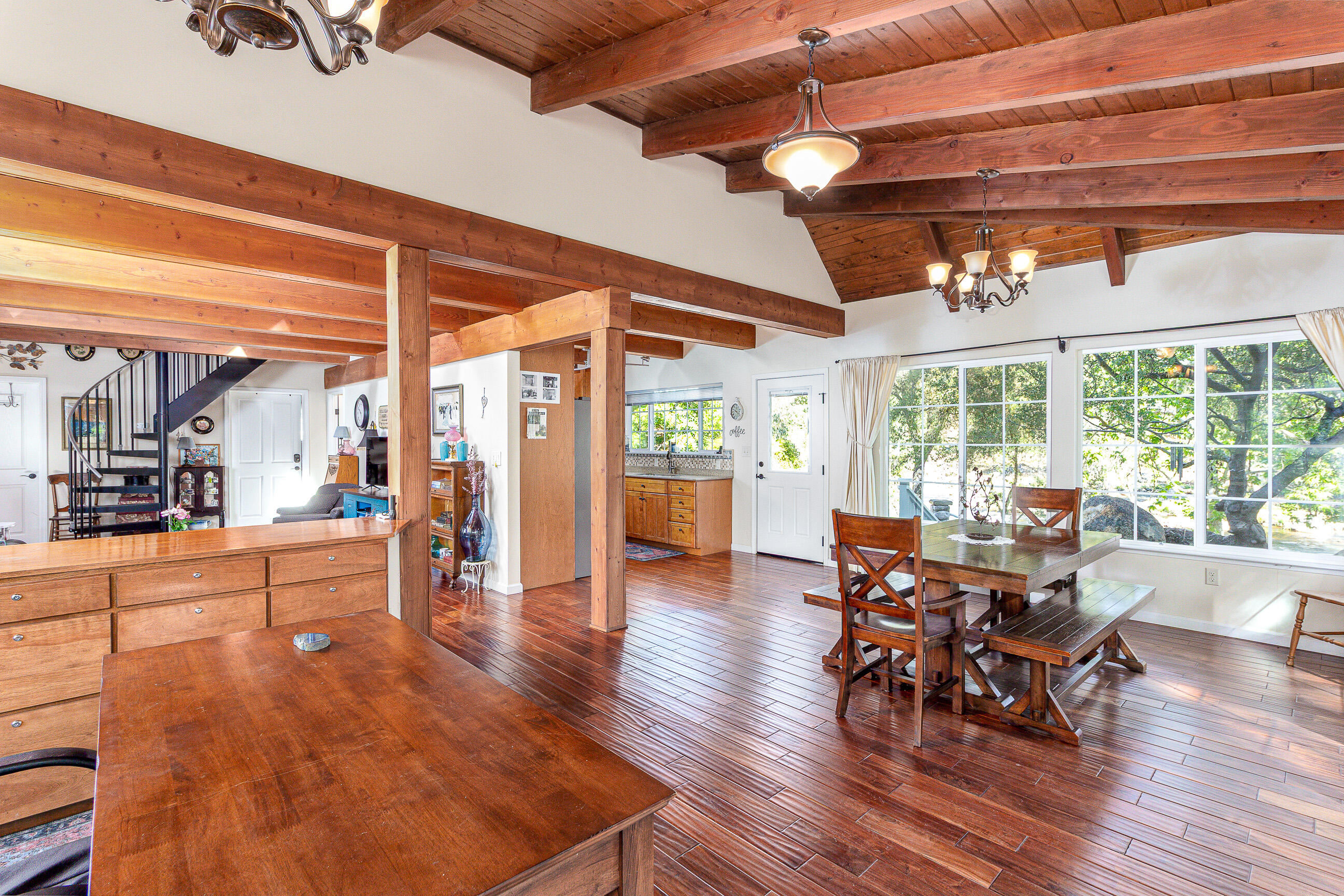 42695 42695 Sierra Drive, Three Rivers, CA 93271