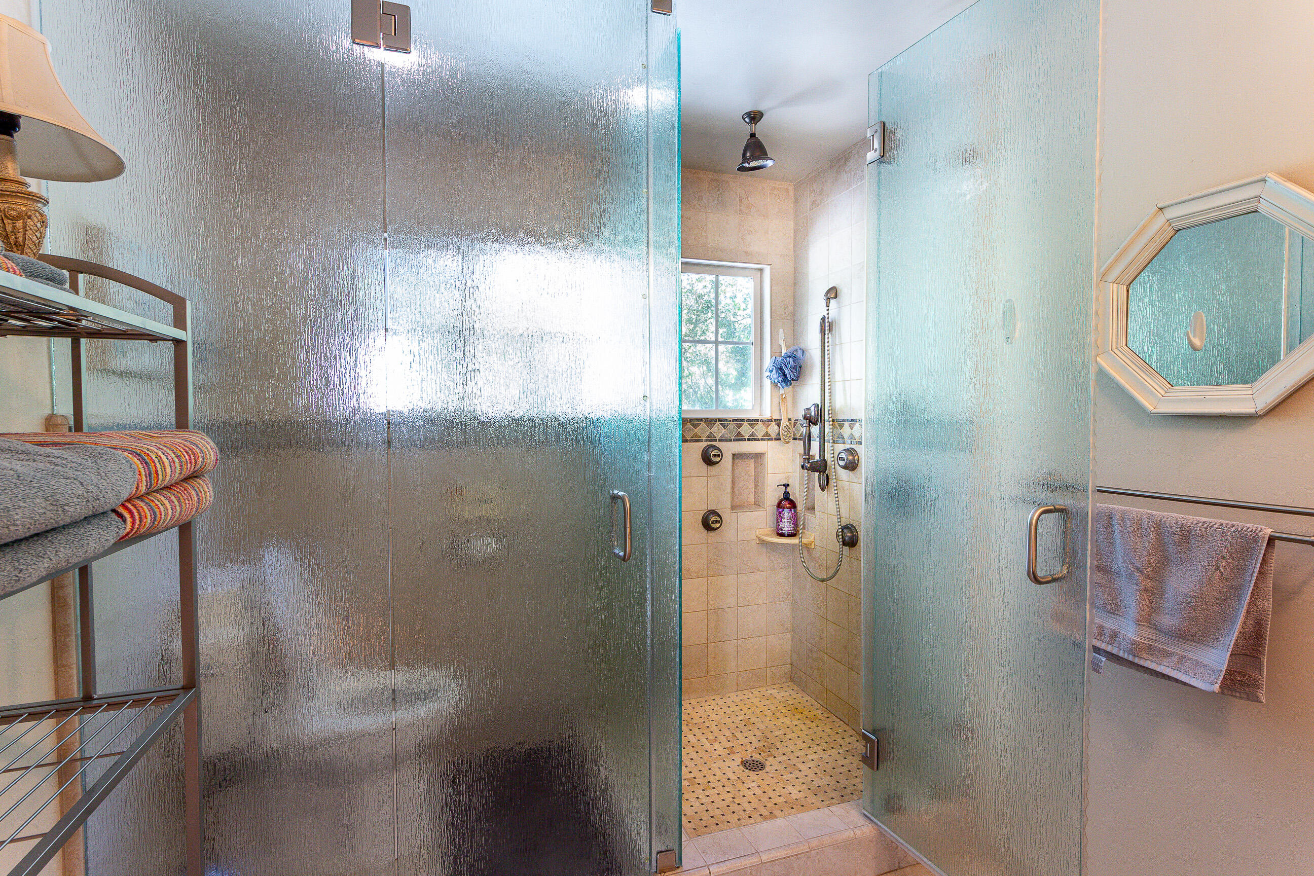 42695 42695 Sierra Drive, Three Rivers, CA 93271