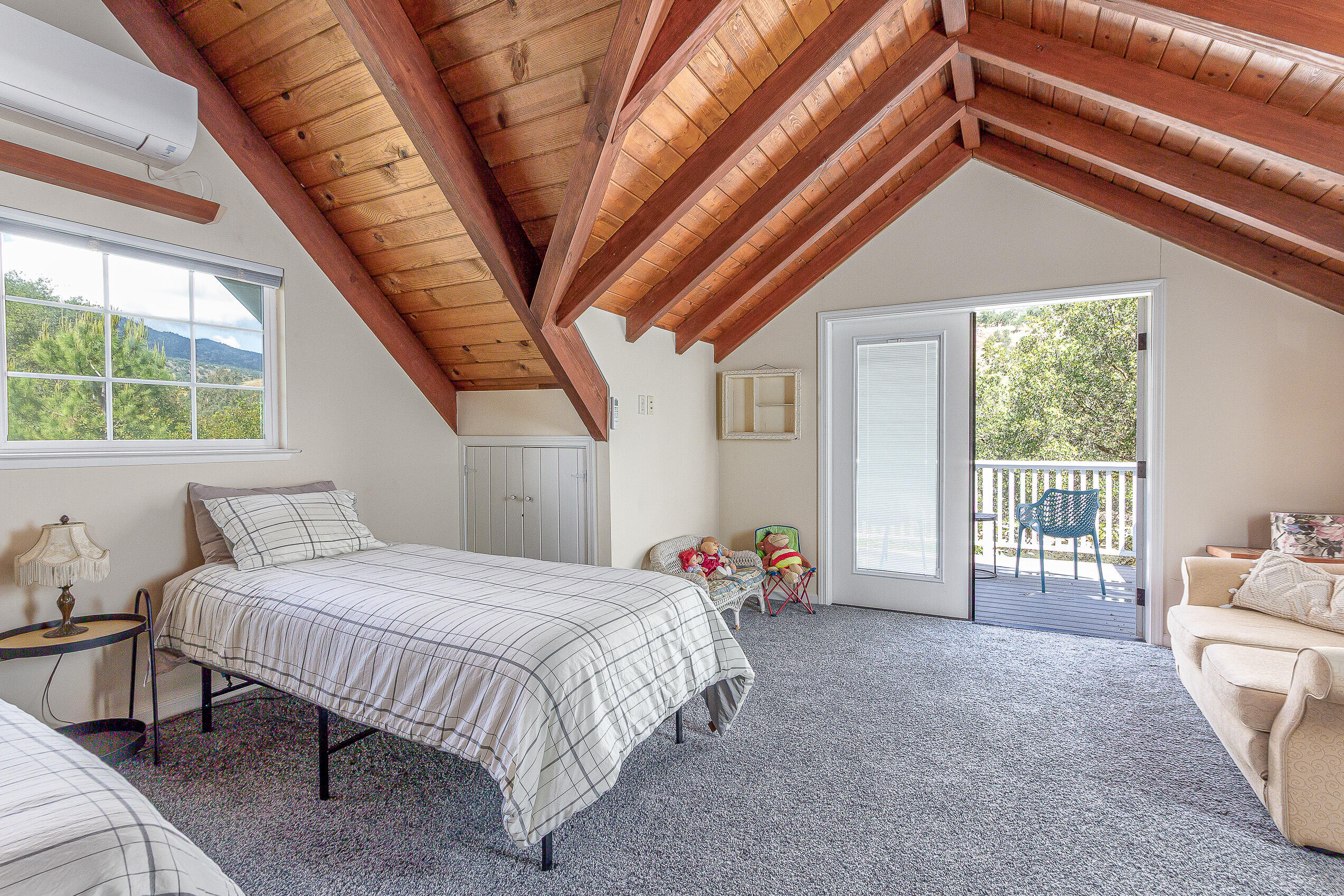 42695 42695 Sierra Drive, Three Rivers, CA 93271