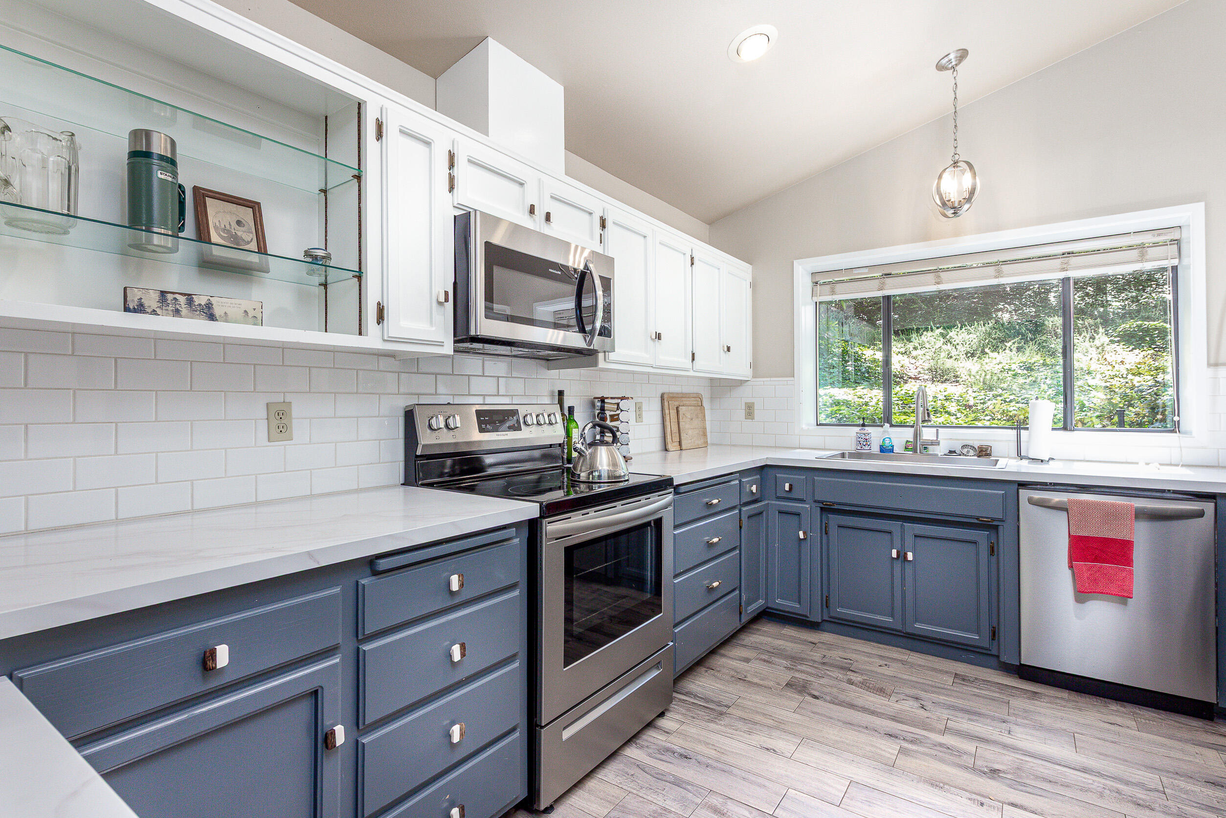 42695 42695 Sierra Drive, Three Rivers, CA 93271