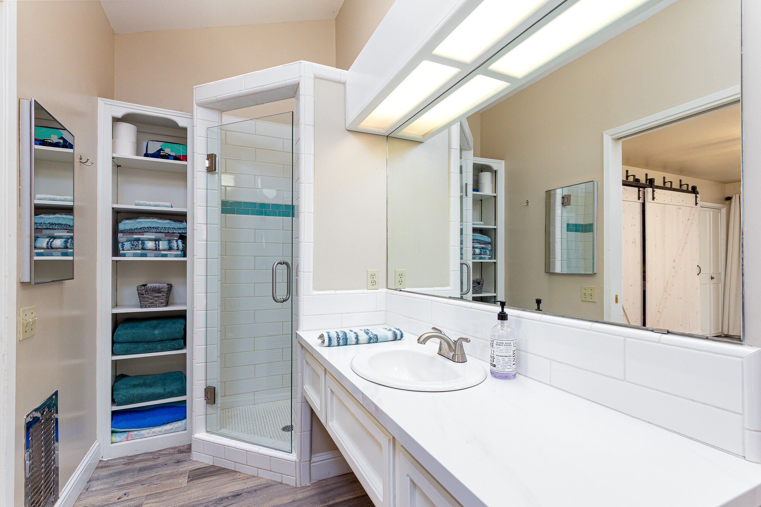 42695 42695 Sierra Drive, Three Rivers, CA 93271