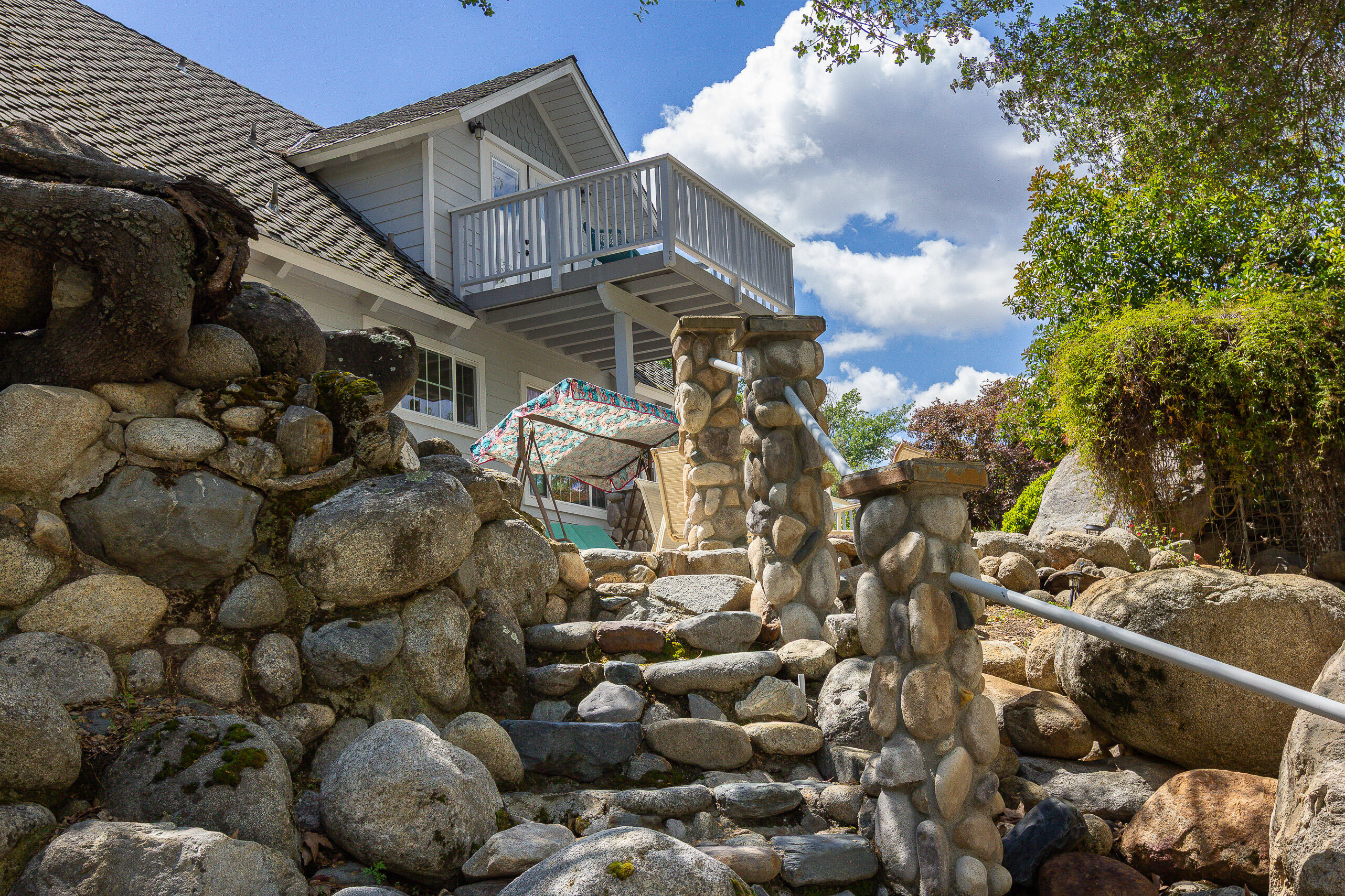 42695 42695 Sierra Drive, Three Rivers, CA 93271