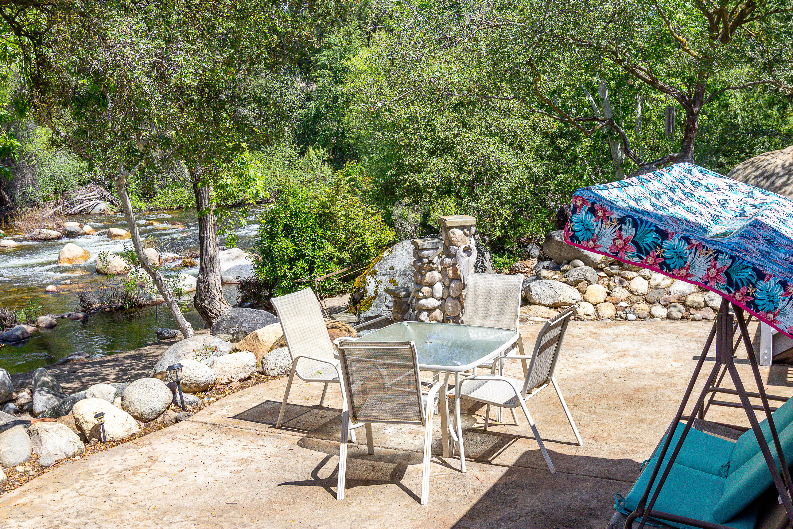 42695 42695 Sierra Drive, Three Rivers, CA 93271