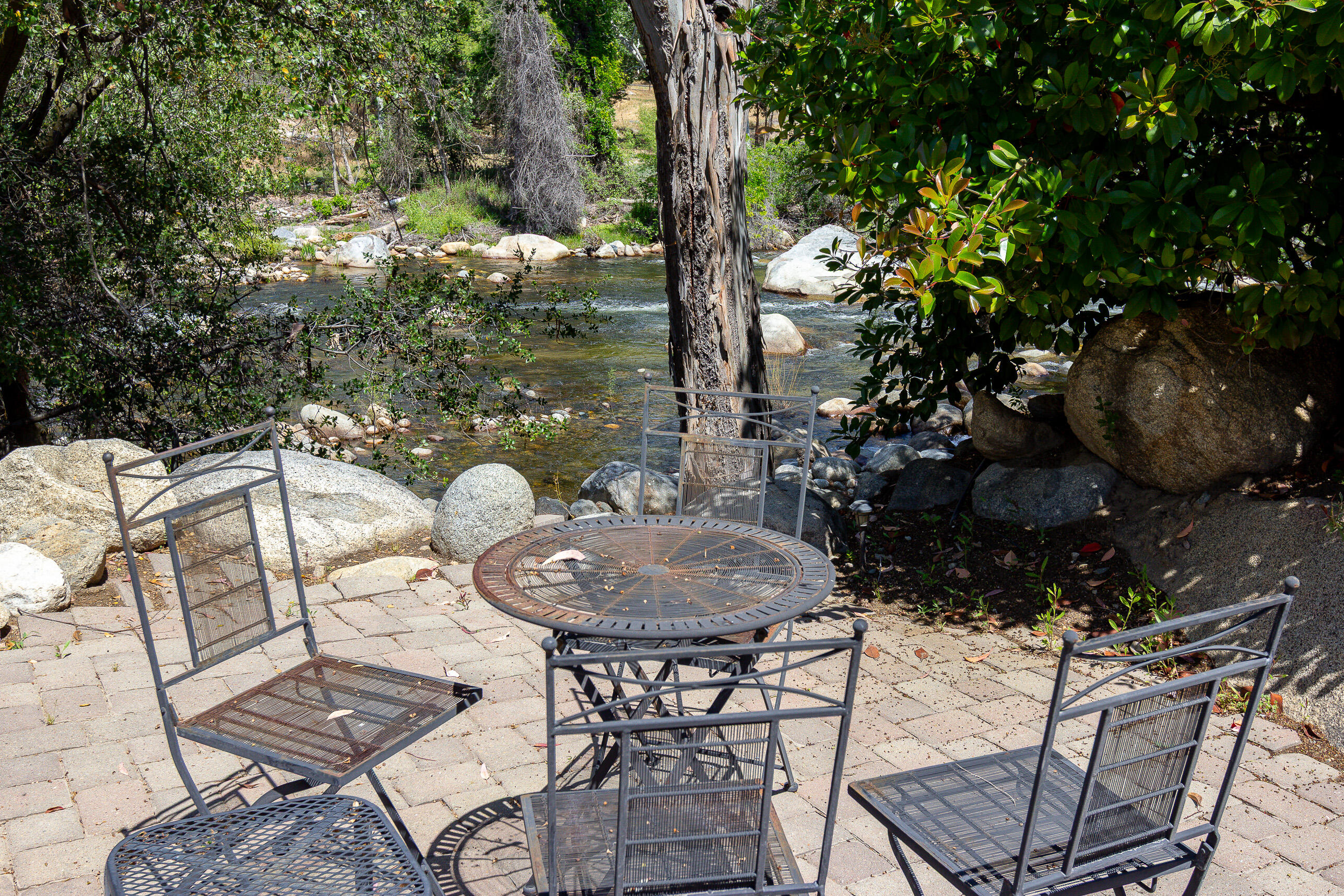 42695 42695 Sierra Drive, Three Rivers, CA 93271