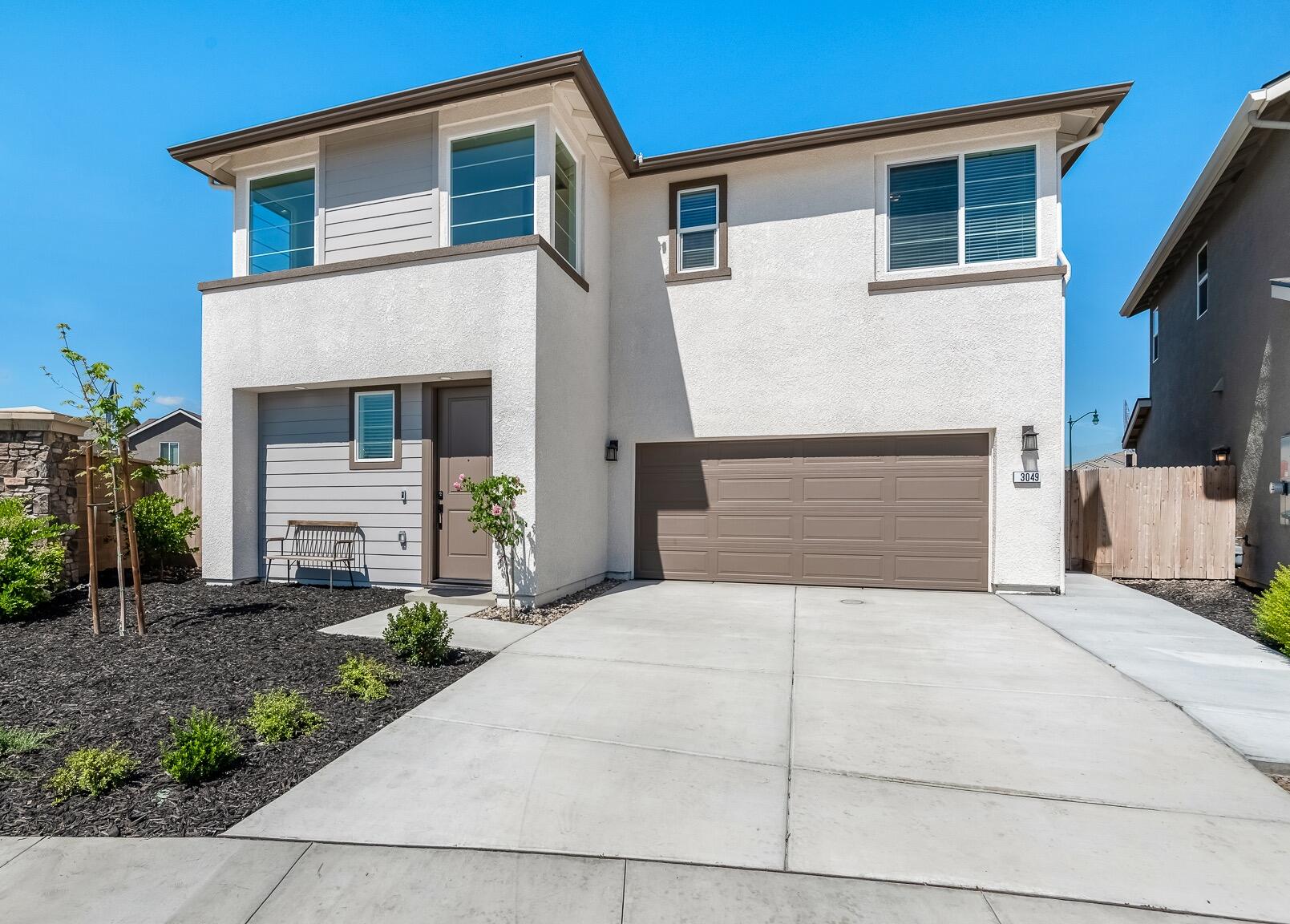 3049 N Dudley St, Visalia, CA 93291