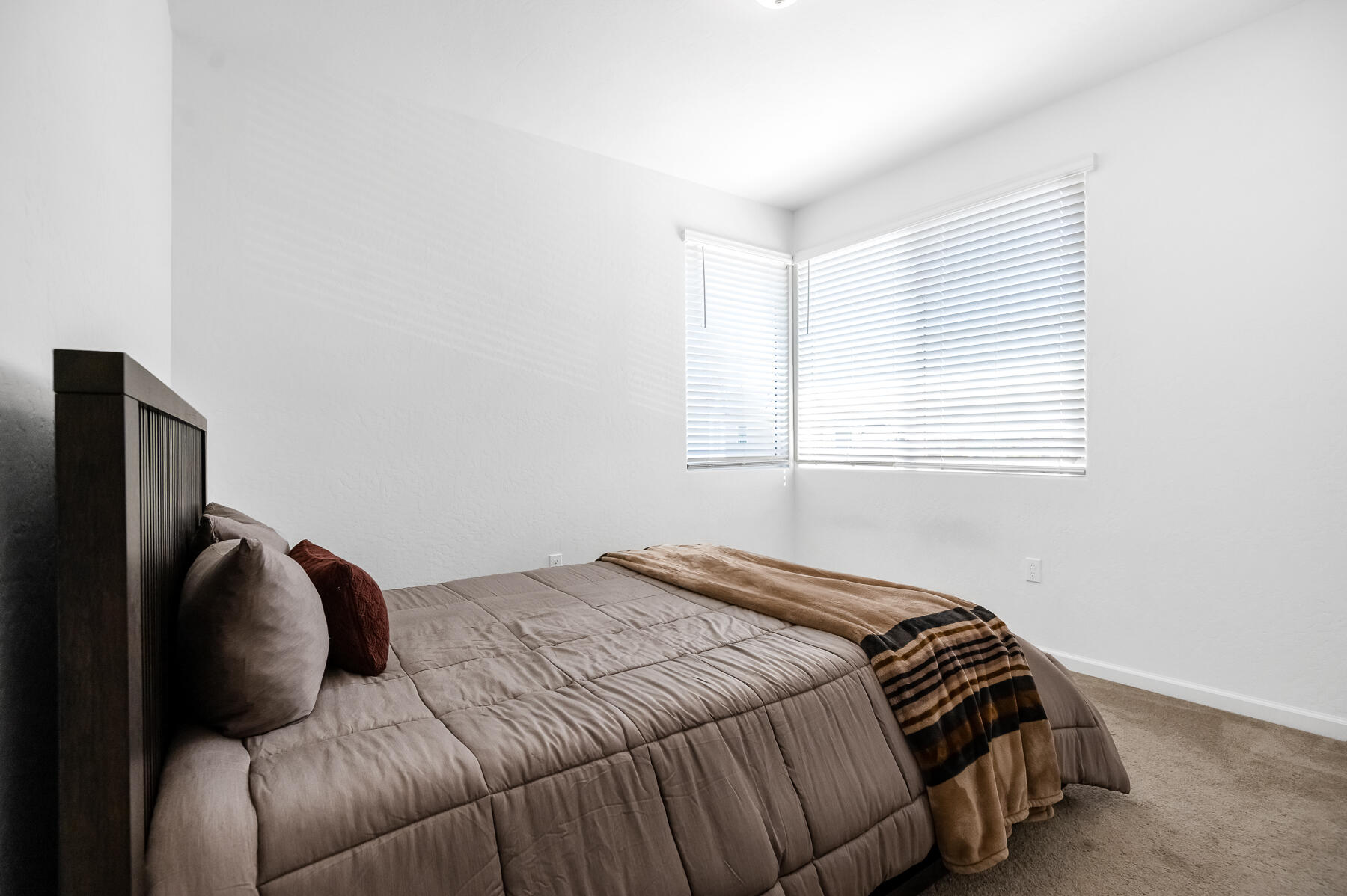 3049 N Dudley St, Visalia, CA 93291