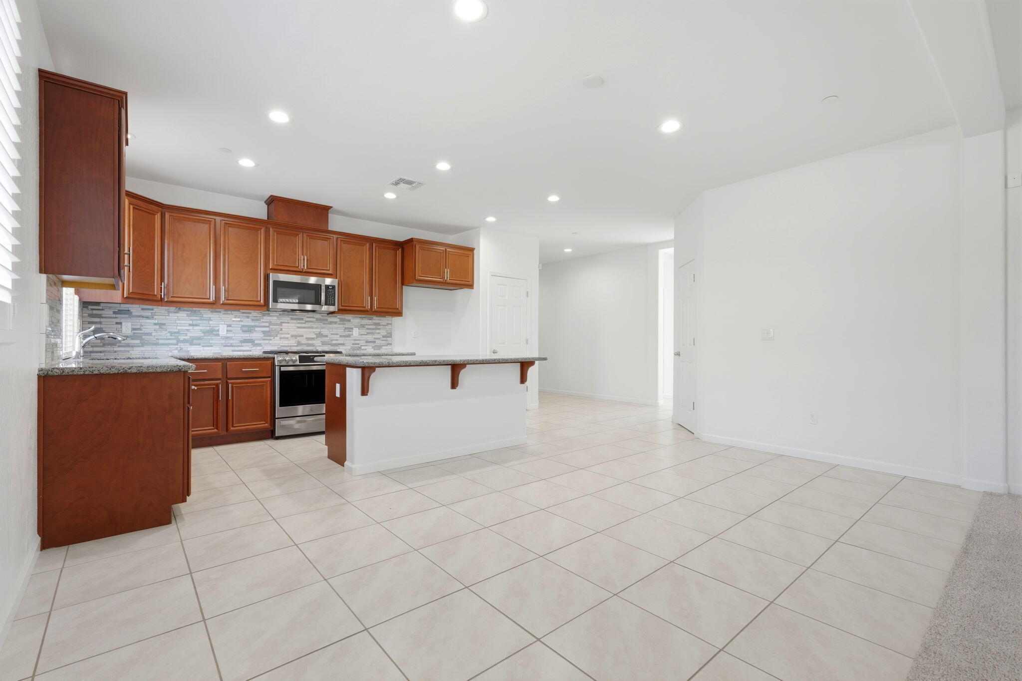 1703 W Porter Ave, Visalia, CA 93291