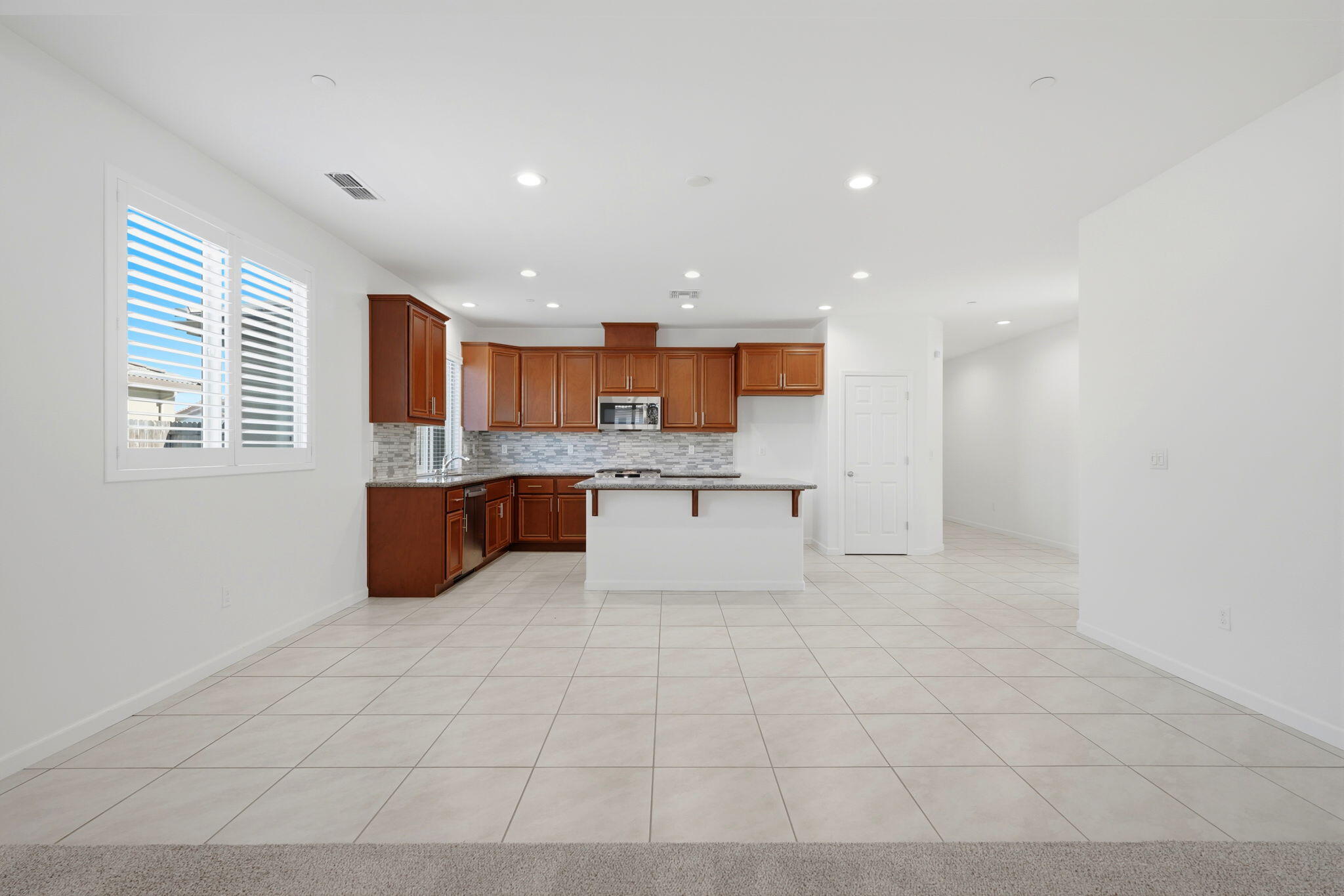 1703 W Porter Ave, Visalia, CA 93291