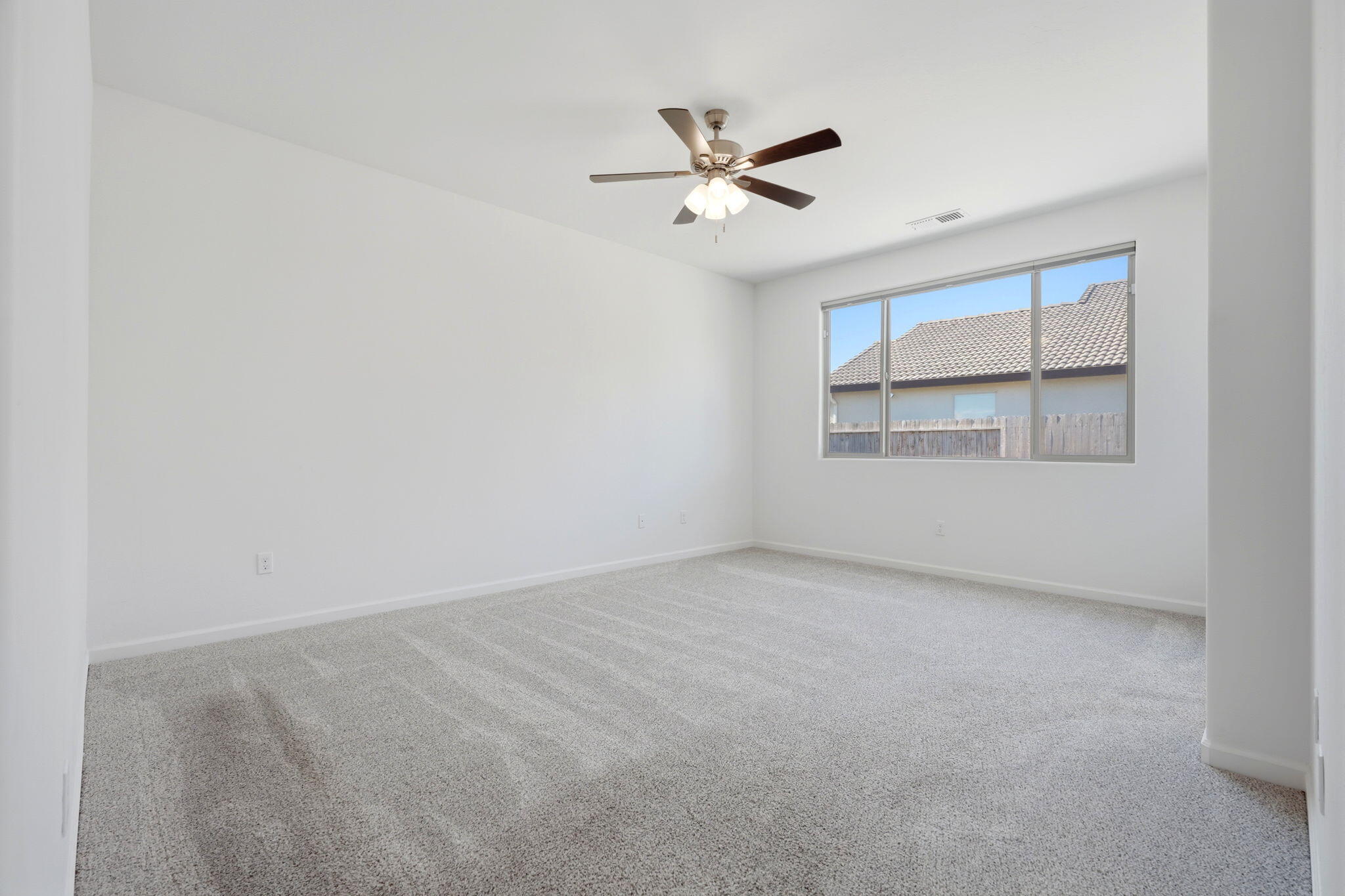 1703 W Porter Ave, Visalia, CA 93291