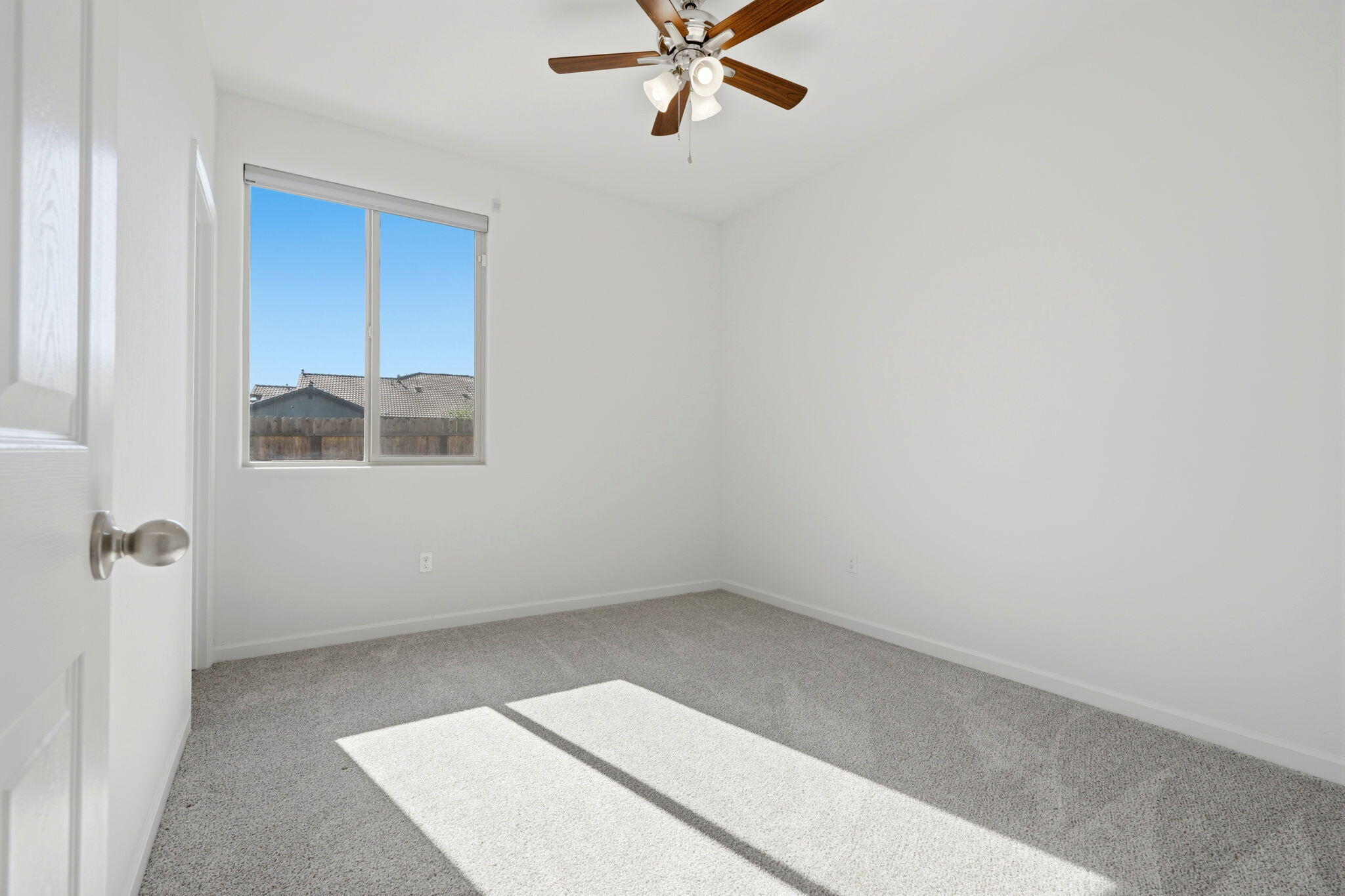 1703 W Porter Ave, Visalia, CA 93291