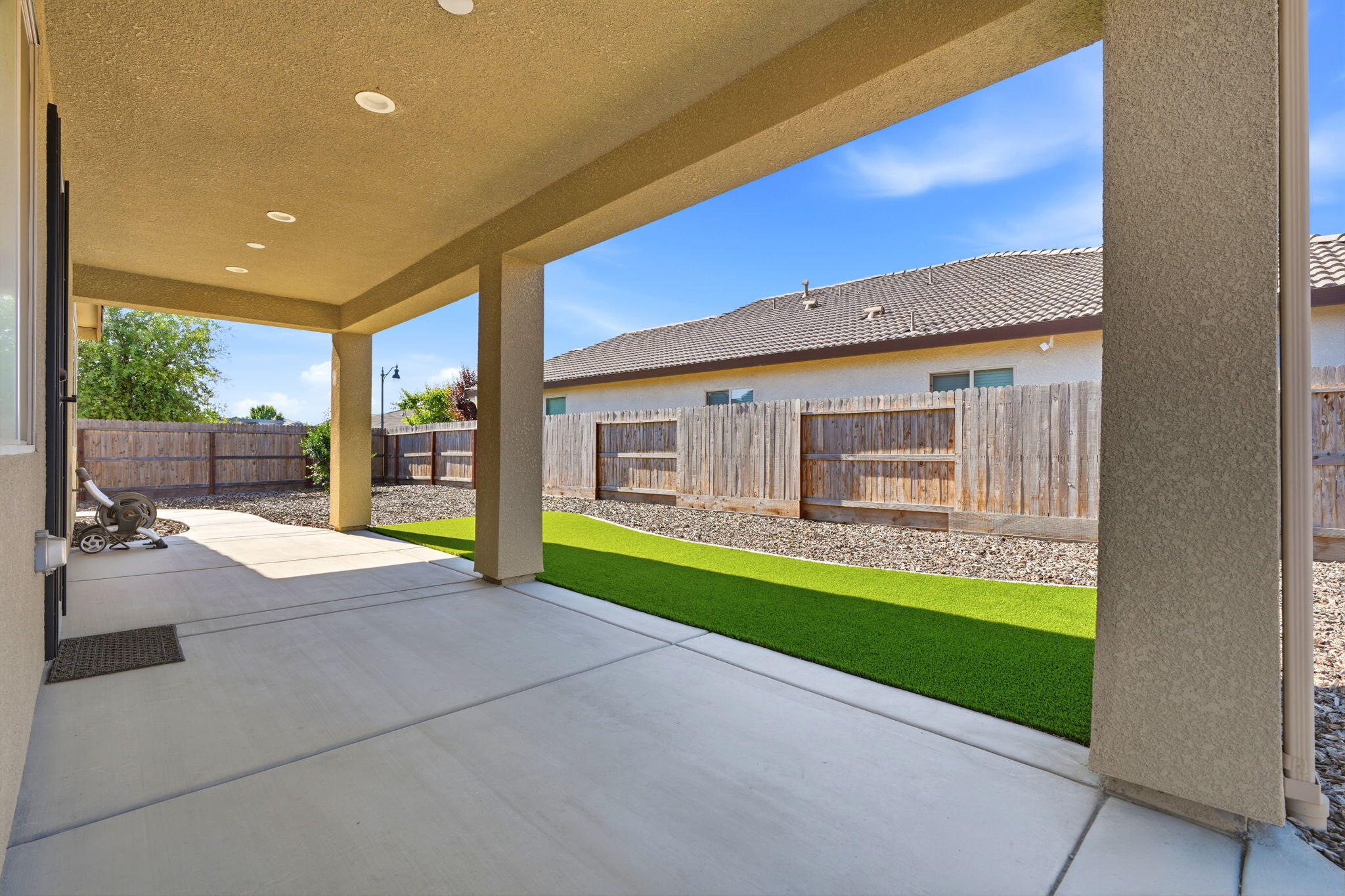 1703 W Porter Ave, Visalia, CA 93291