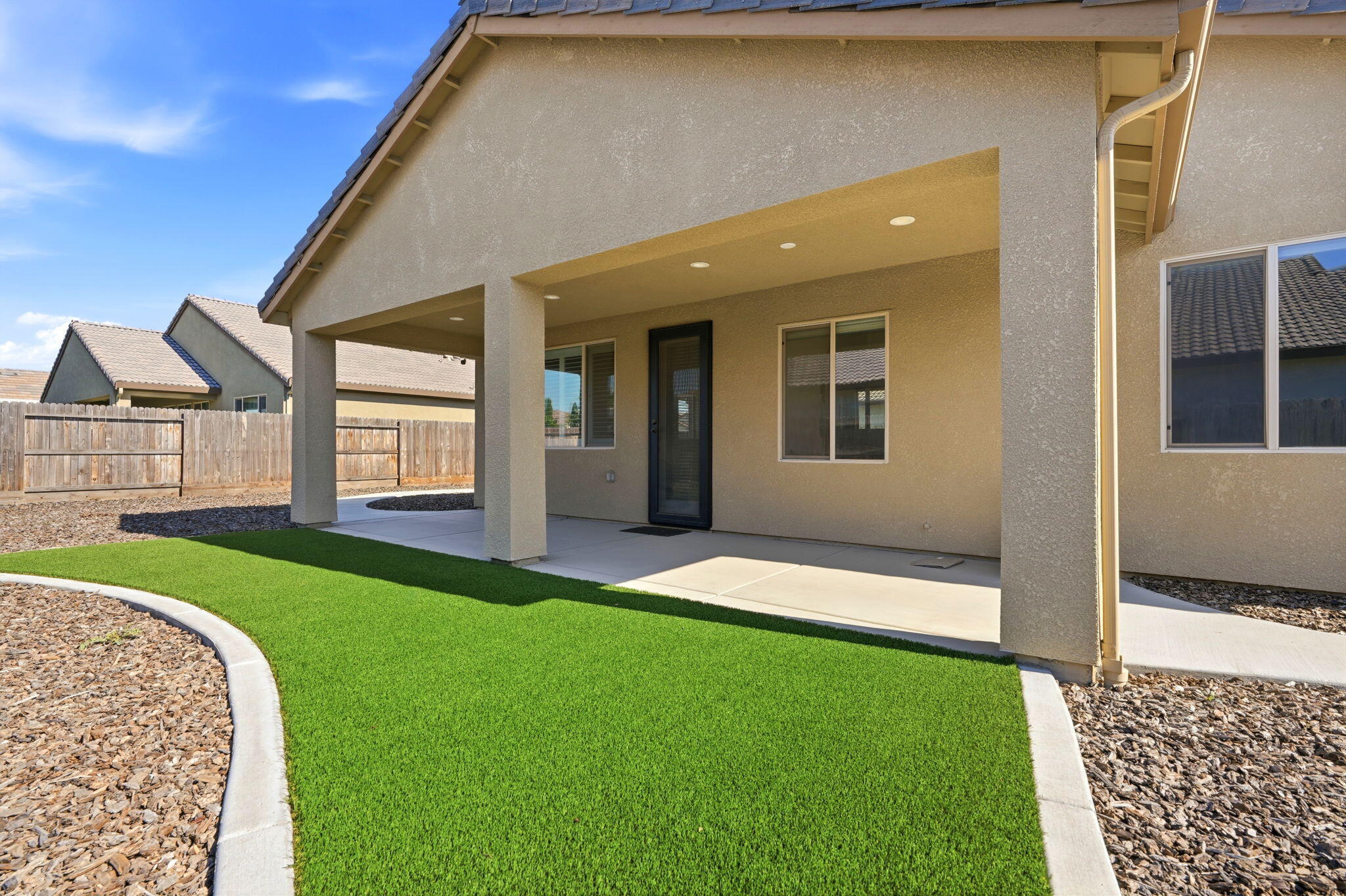 1703 W Porter Ave, Visalia, CA 93291