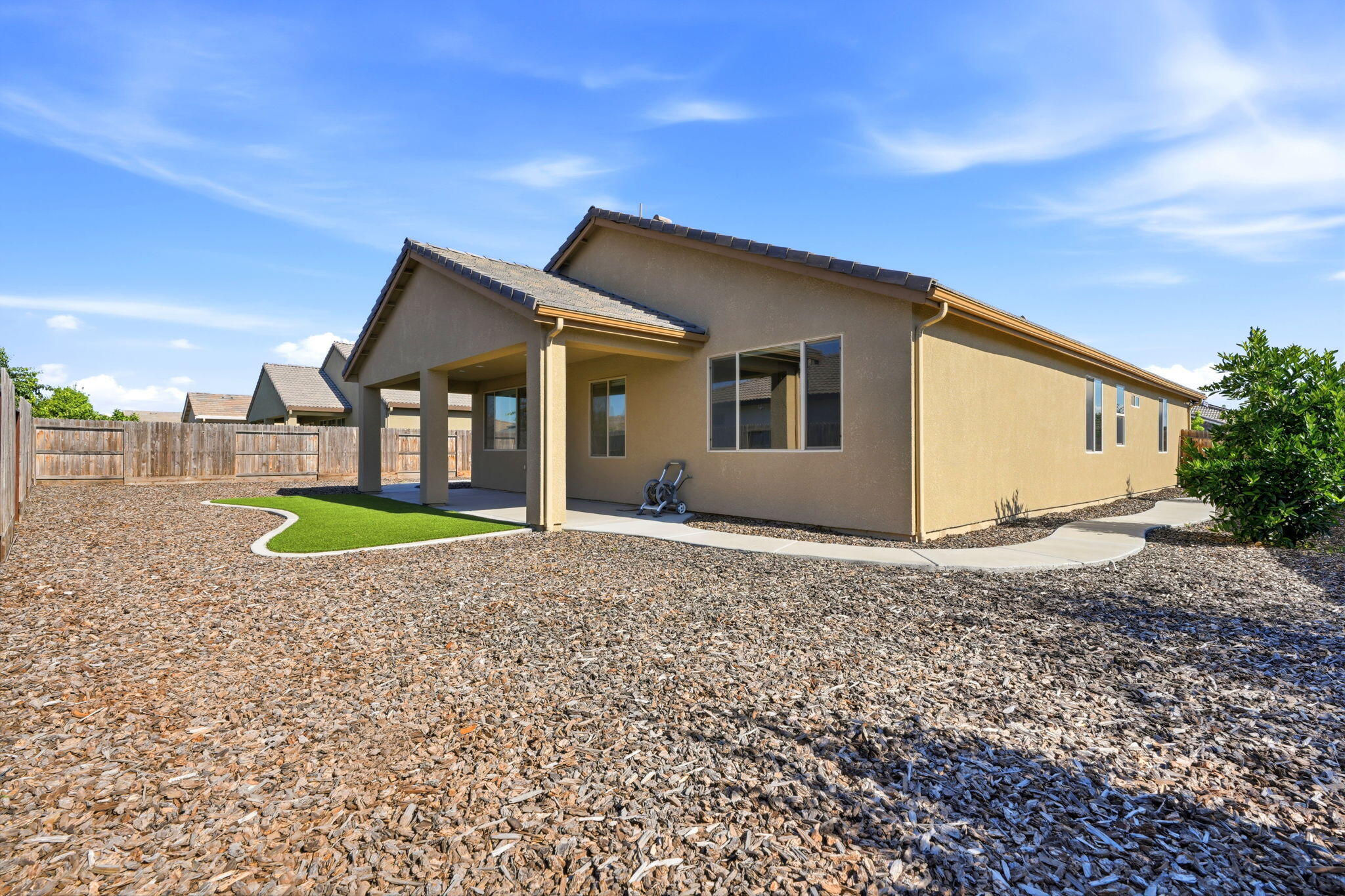 1703 W Porter Ave, Visalia, CA 93291