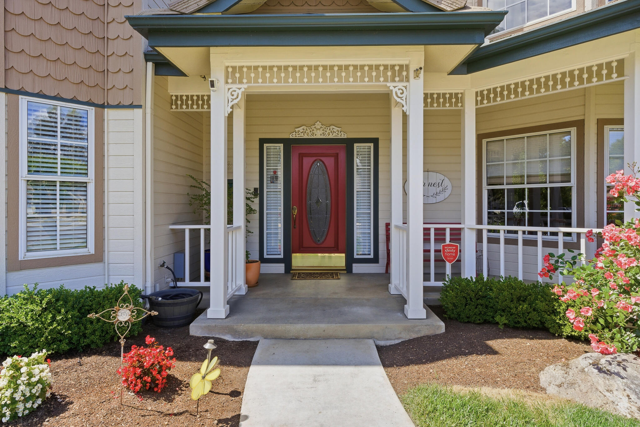 2320 SW Cottonwood Cir, Visalia, CA 93277