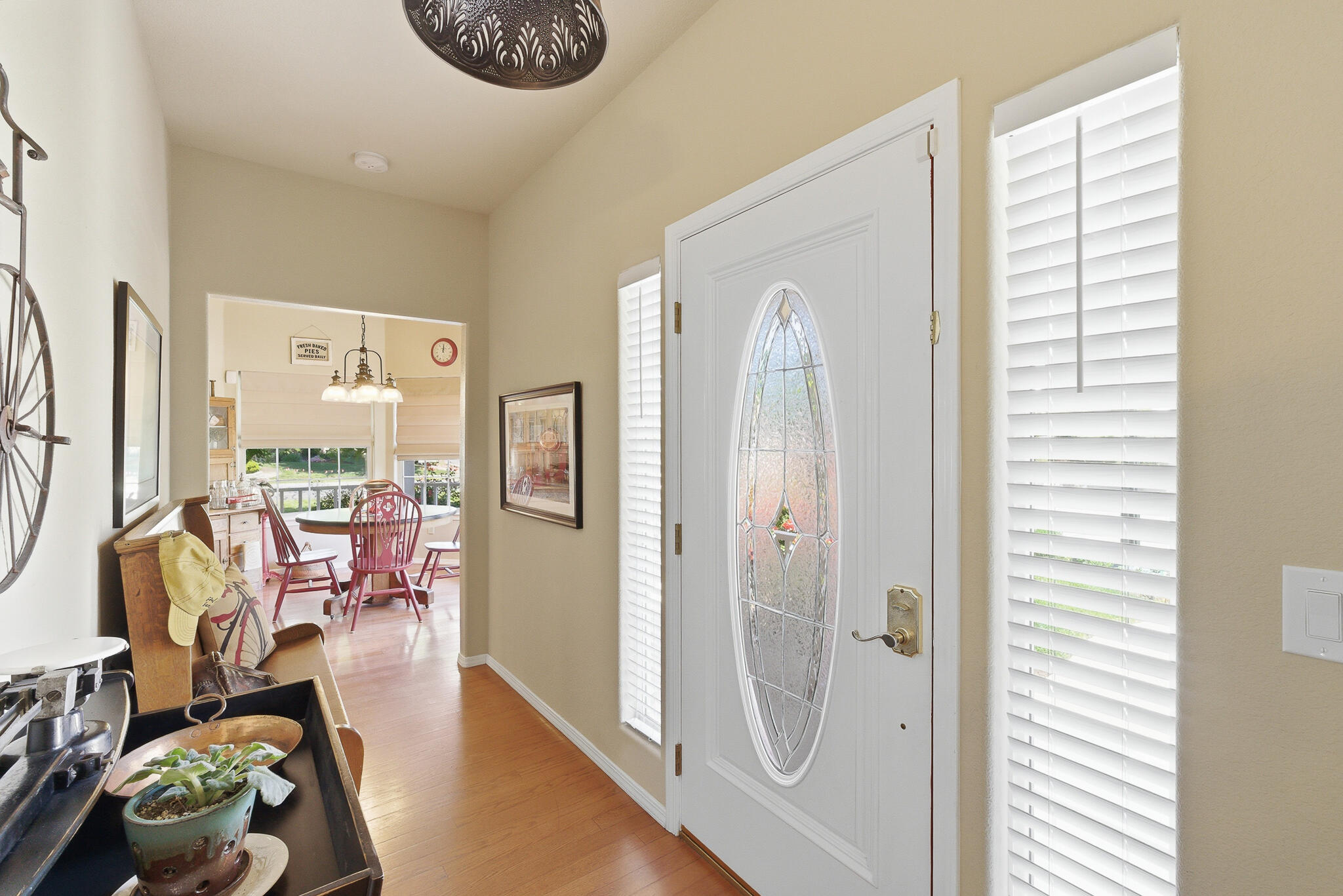 2320 SW Cottonwood Cir, Visalia, CA 93277