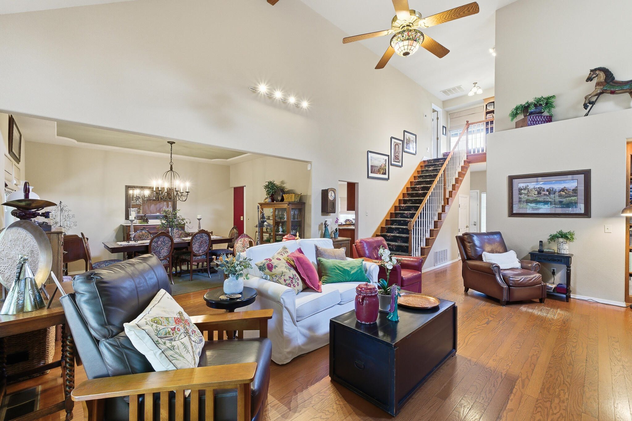 2320 SW Cottonwood Cir, Visalia, CA 93277