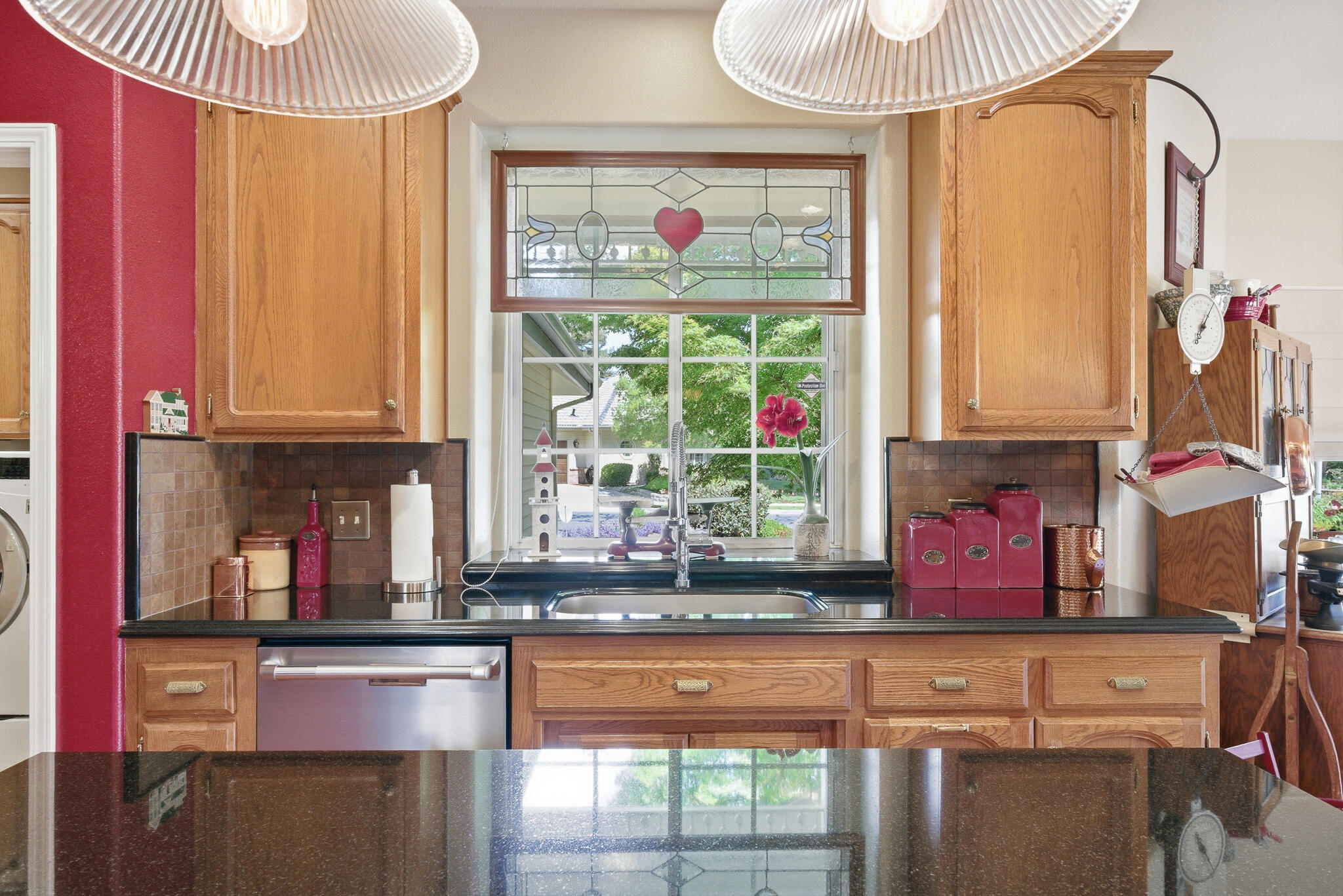 2320 SW Cottonwood Cir, Visalia, CA 93277