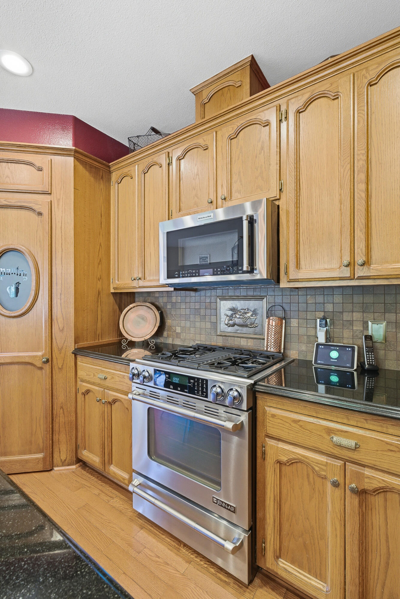 2320 SW Cottonwood Cir, Visalia, CA 93277