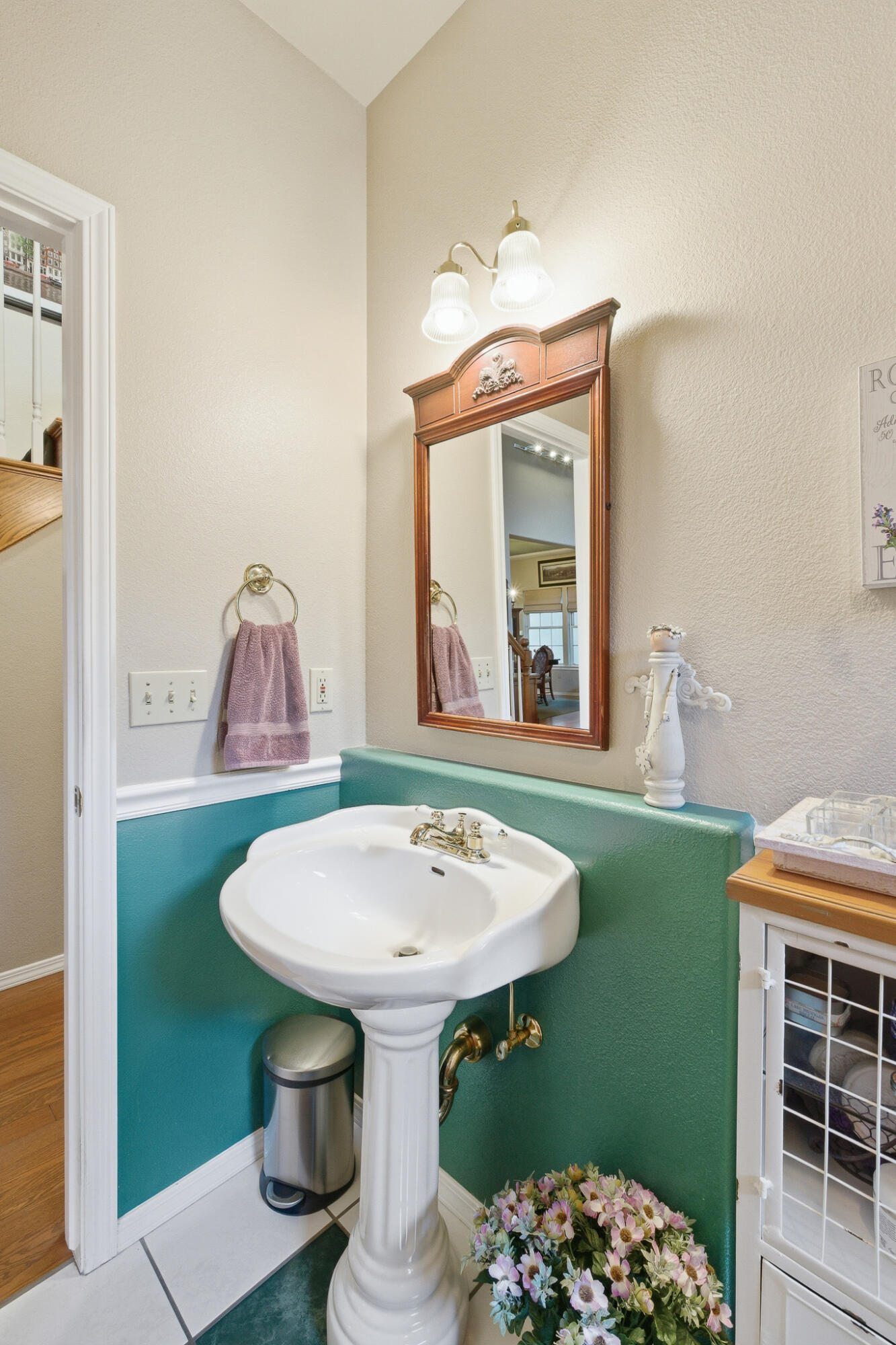 2320 SW Cottonwood Cir, Visalia, CA 93277