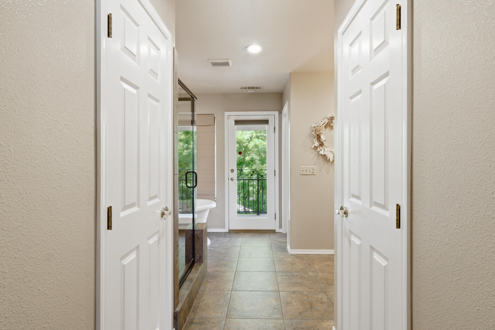 2320 SW Cottonwood Cir, Visalia, CA 93277