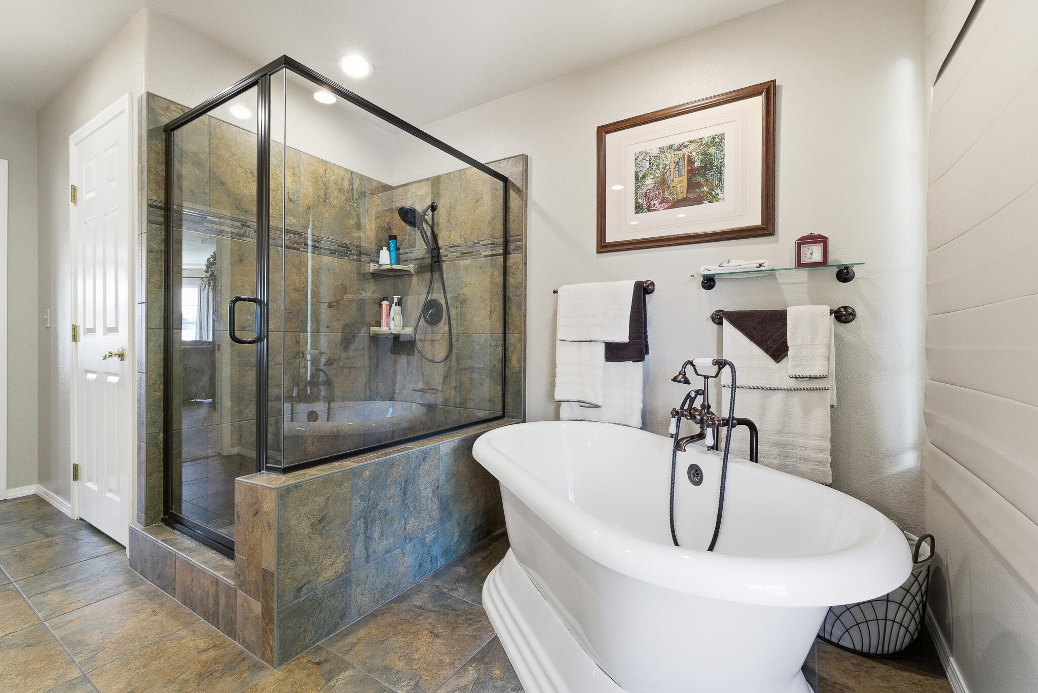 2320 SW Cottonwood Cir, Visalia, CA 93277