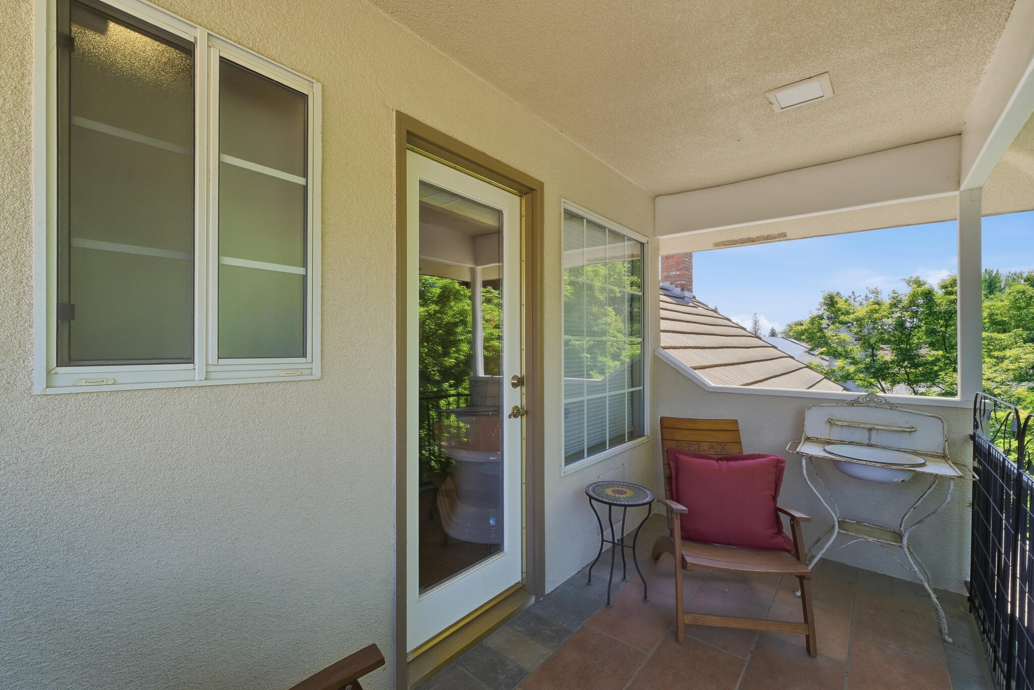 2320 SW Cottonwood Cir, Visalia, CA 93277